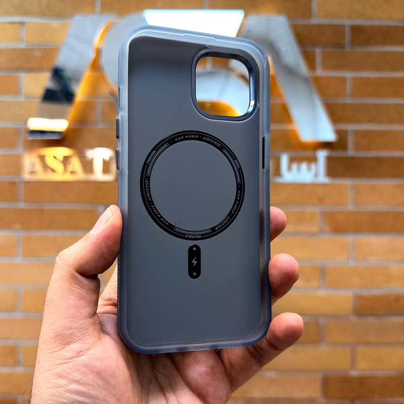کاور مگ سیف Light Sand طرح Technology مناسب برای iPhone 15 — تصویر ۱۲