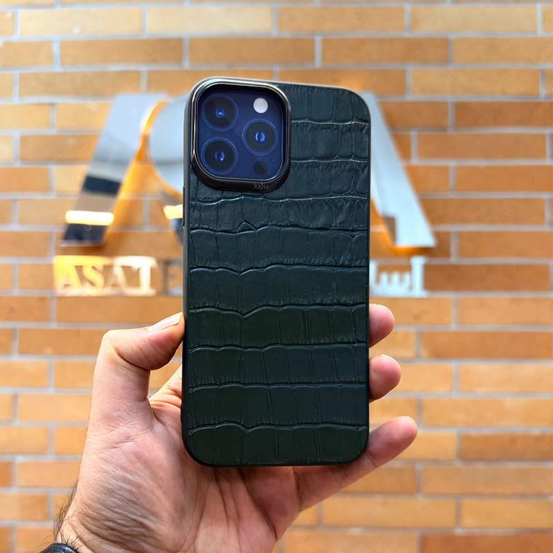 کاور چرمی KAJSA مدل Neo Clasic Croco مناسب برای گوشی موبایل iPhone 13 ProMax — تصویر ۲