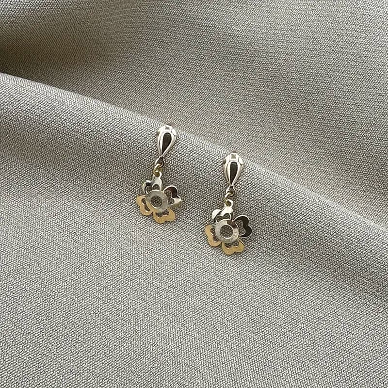 گوشواره طلا 18 عیار زنانه مدل گل کد 101 — تصویر ۲