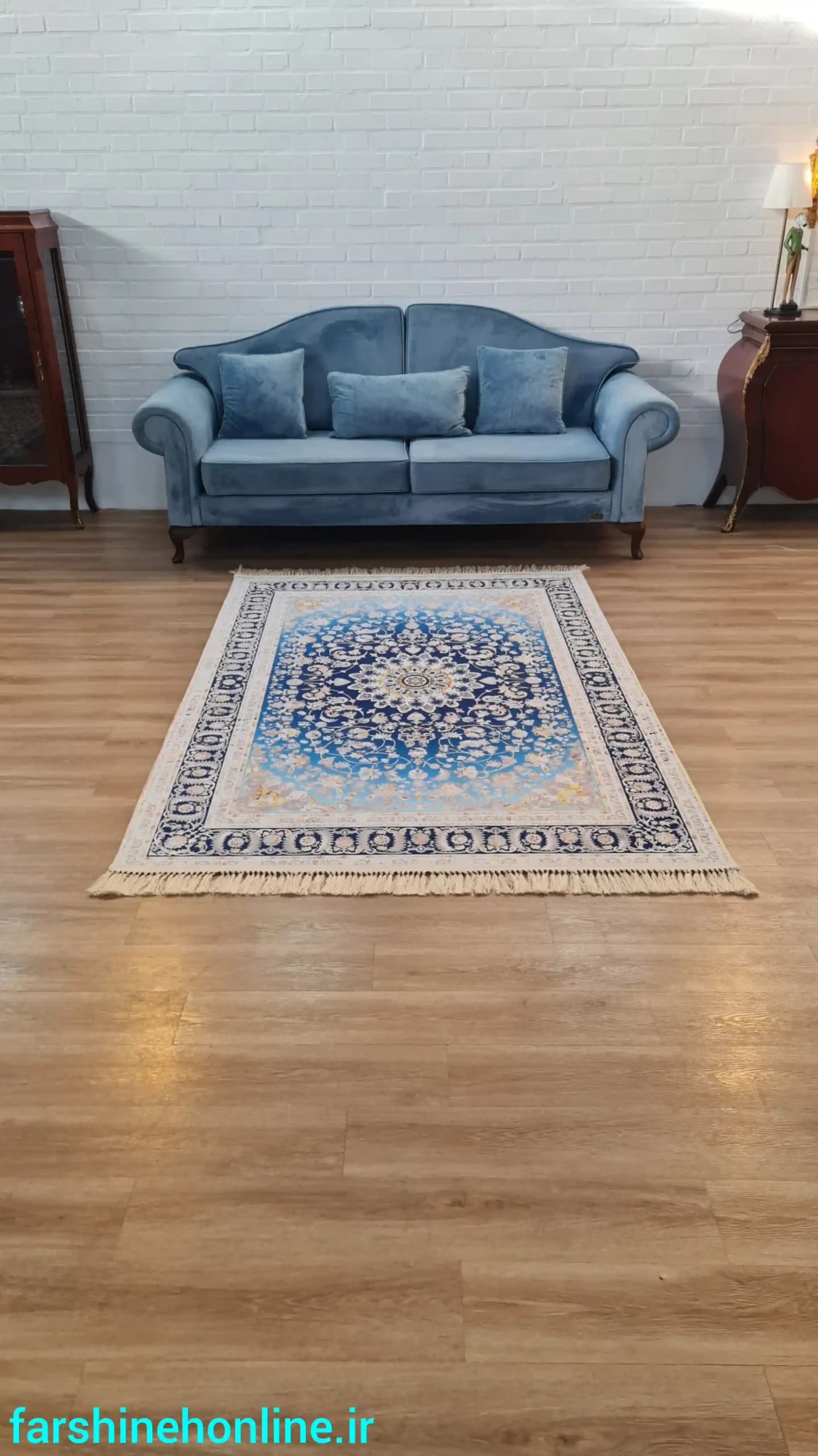 فرشینه سنتی طرح ترنج رنگ آبی و کرم