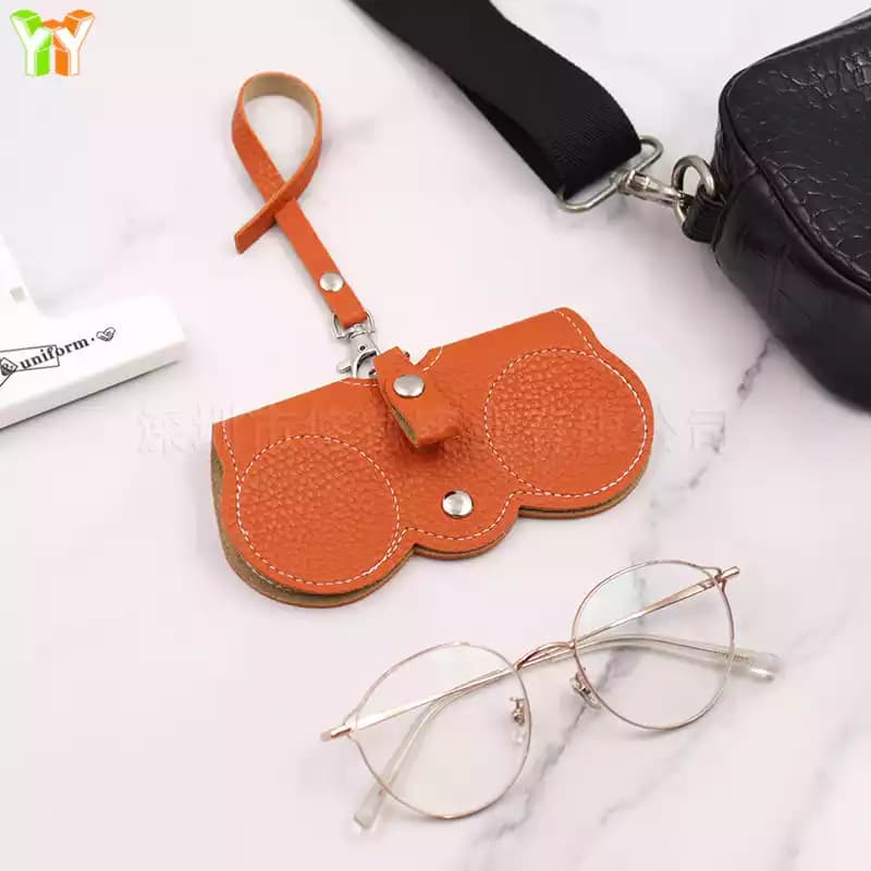کیف عینک چرمی آویزدار — تصویر ۵