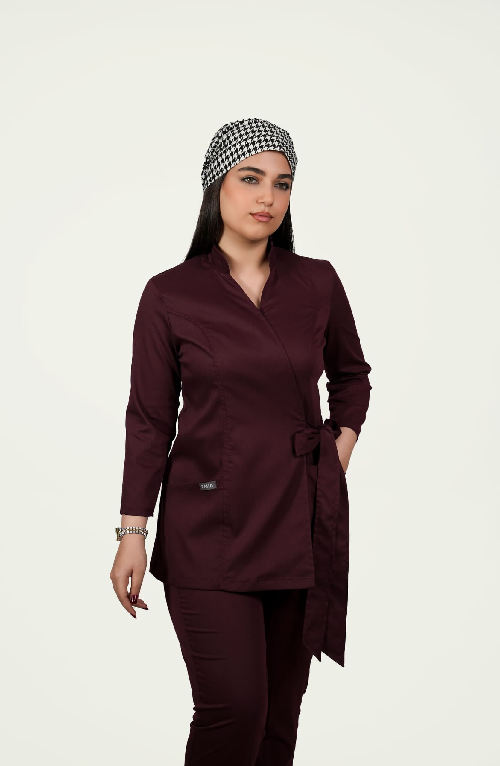 اسکراب پزشکی زنانه مدل لیا رنگ زرشکی فاحا — تصویر ۵