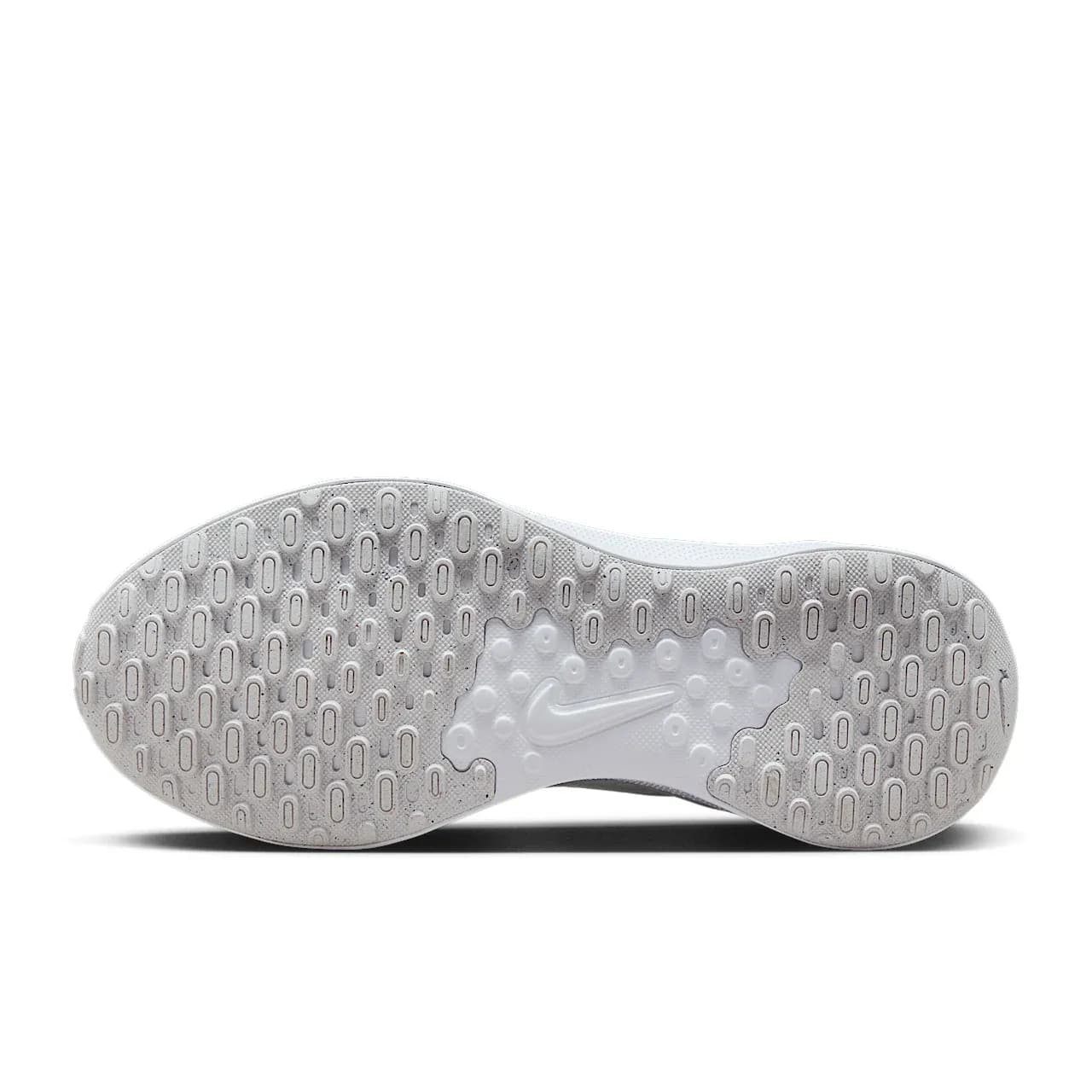 Nike Revolution 7 — تصویر ۲