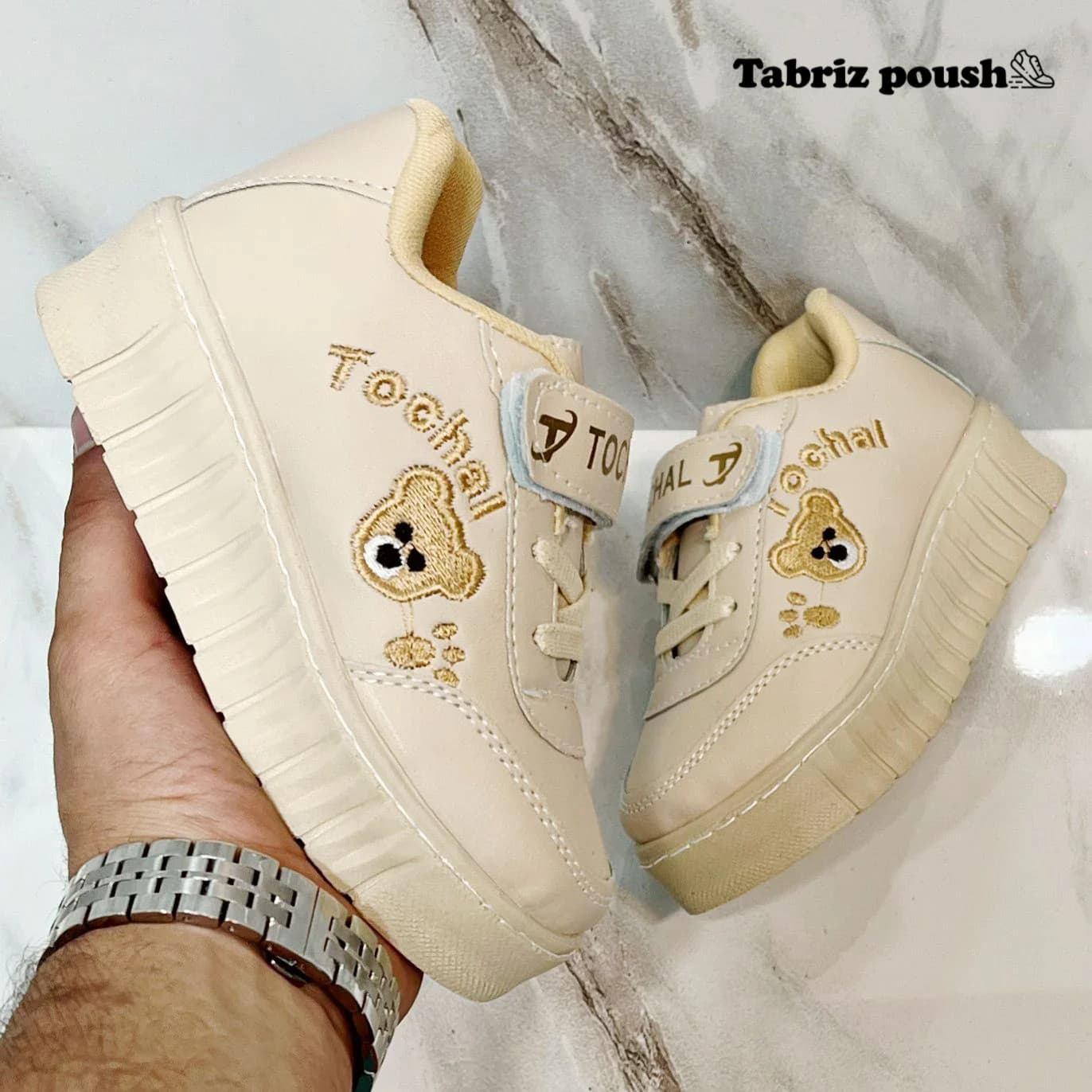 کفش بچه گانه پسرانه و دخترانه تدی خرسی کرمی چسبی دور دوخت سایز 26 تا 33 تبریز پوش — تصویر ۲