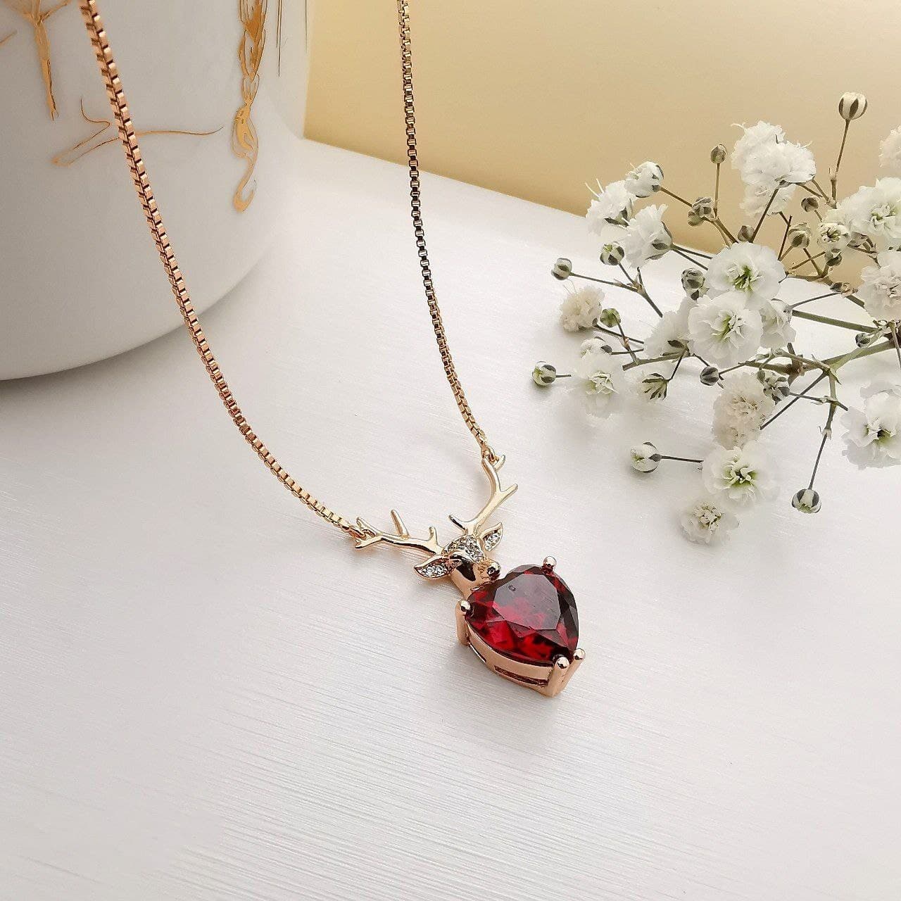 گردنبند زنانه ژوپینگ مدل گوزن نگین قرمز کد BM-796