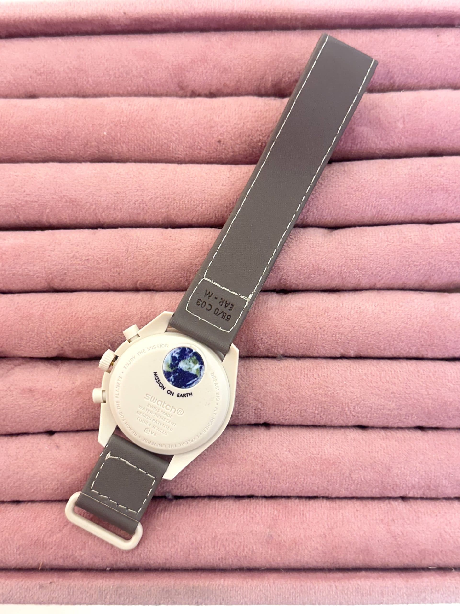 ساعت مچی امگا سواچ Omega Swatch Mission On Earth — تصویر ۱۱