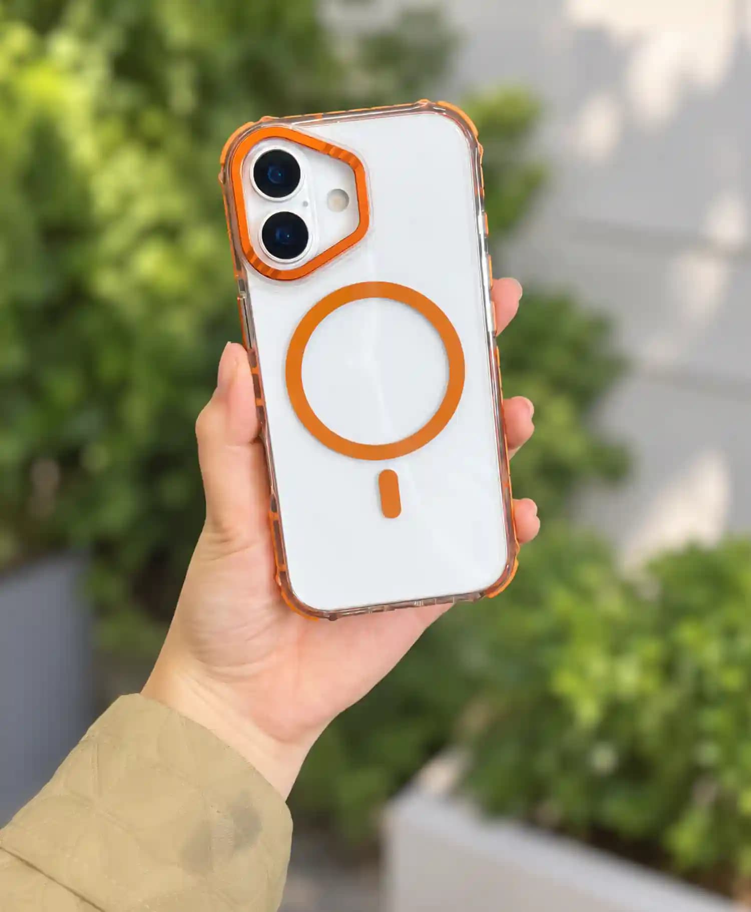 قاب پشت شفاف مگ سیف دار ویوا مادرید یانگ گوشی موبایل Iphone 17 — تصویر ۲