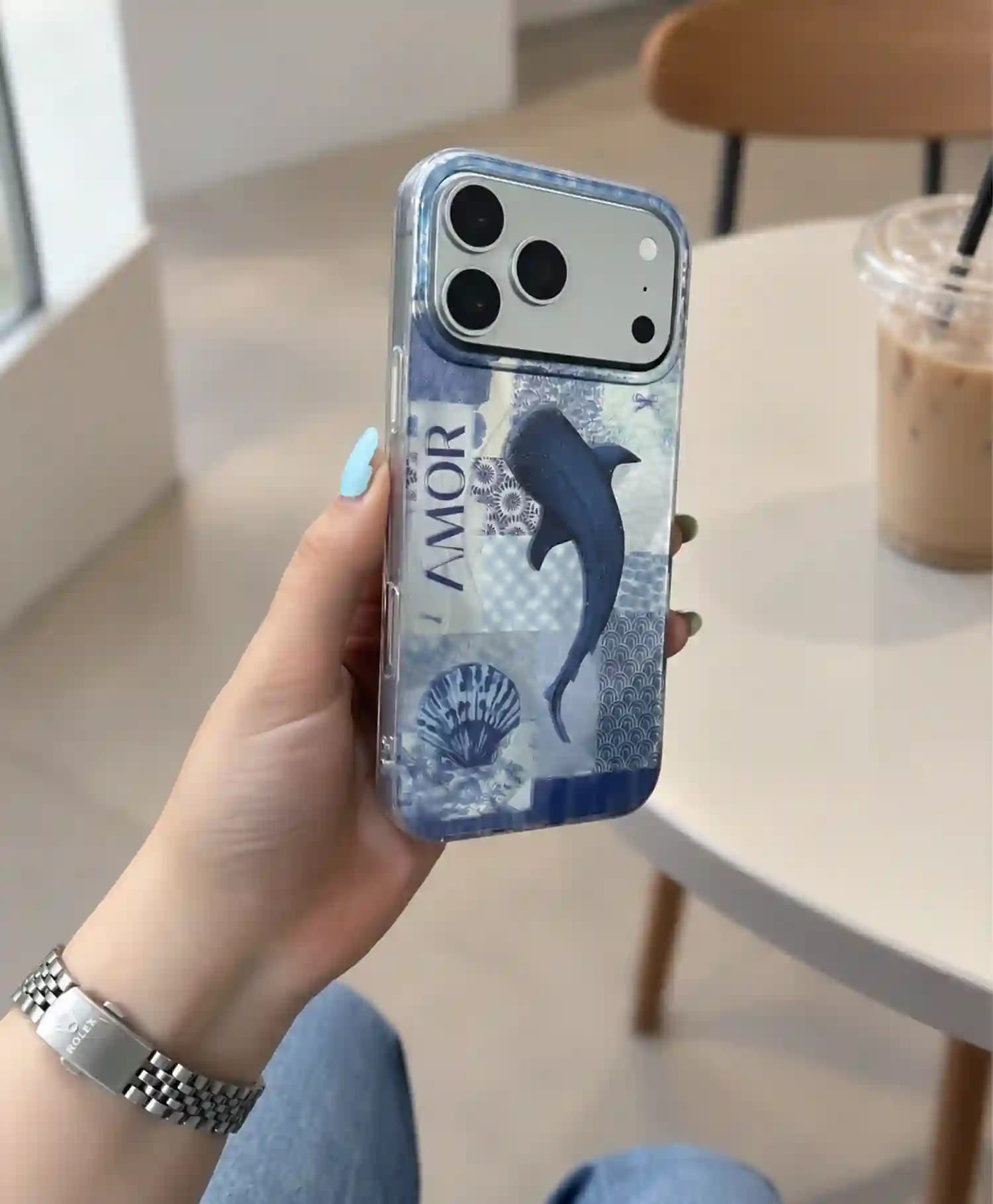 قاب هولوگرامی طرح وال Amor گوشی موبایل Iphone 17 Pro Max — تصویر ۵