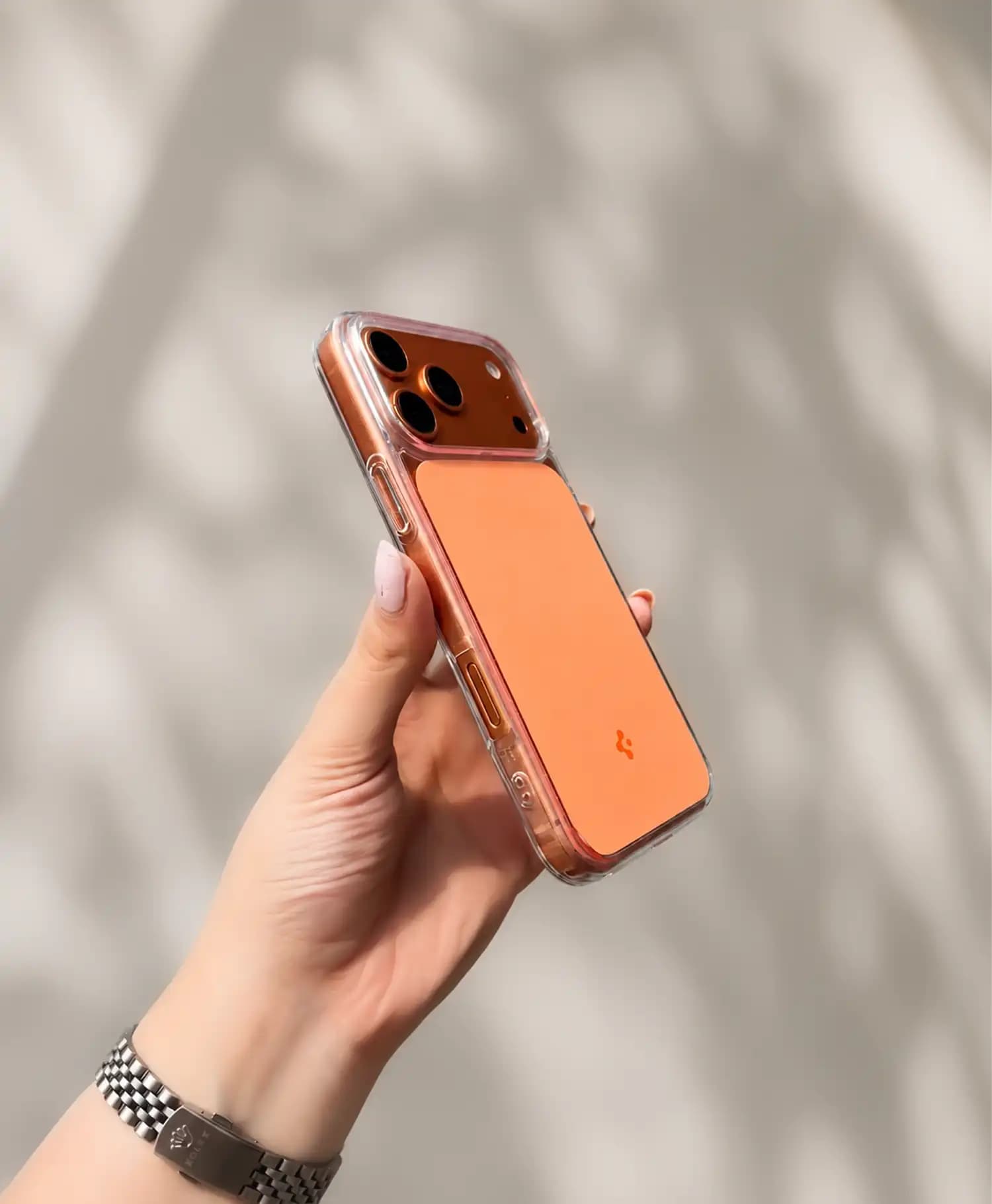 قاب شفاف مگ سیف دار اسپیگن گوشی موبایل Iphone 17 Pro Max — تصویر ۴