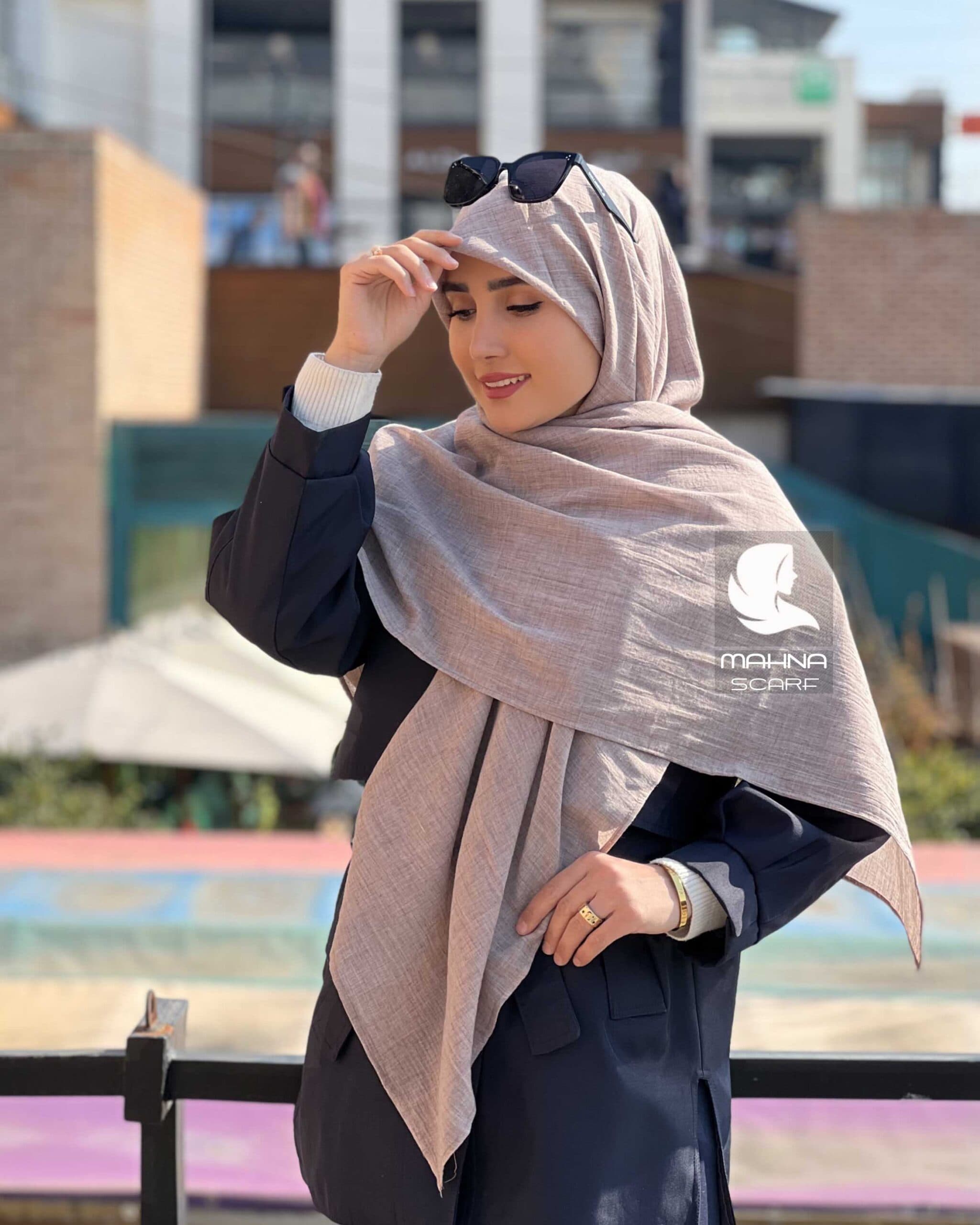 روسری وال نخی نسکافه ای — تصویر ۲