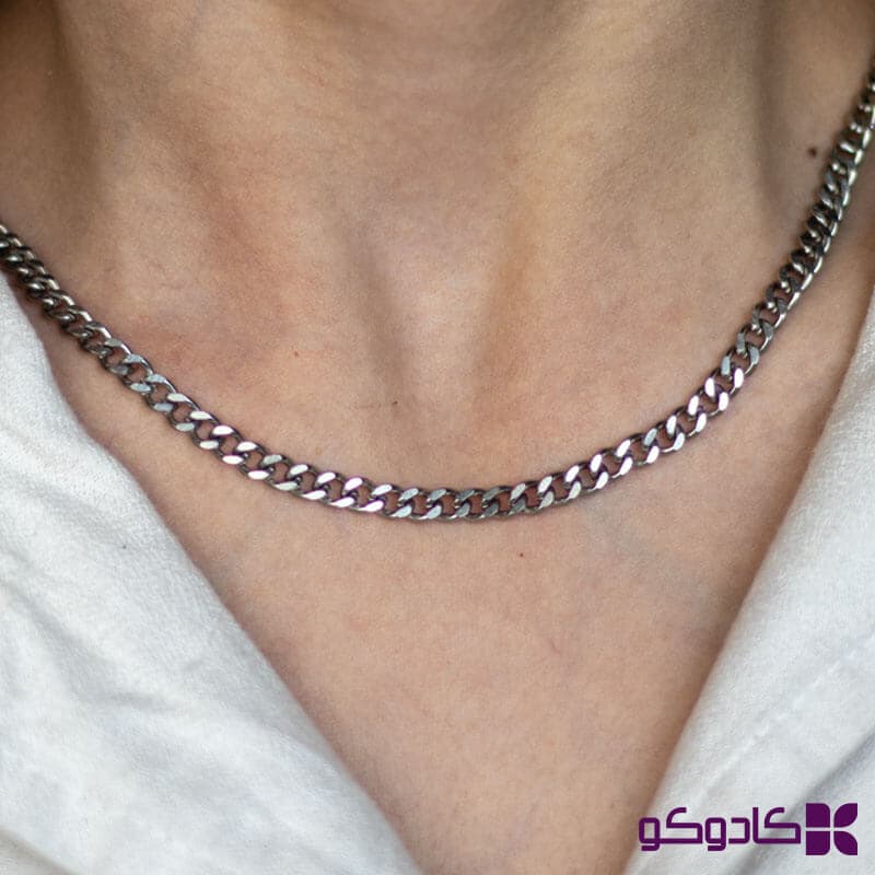 گردنبند کارتیه ریز استیل نقره‌ای | مینیمال و یونیسکس | کادوکو — تصویر ۹