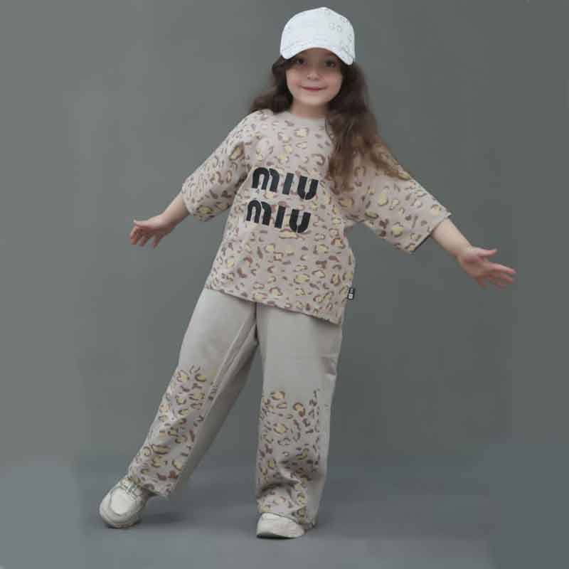 تیشرت شلوار دخترانه طرح پلنگی MIU MIU — تصویر ۹