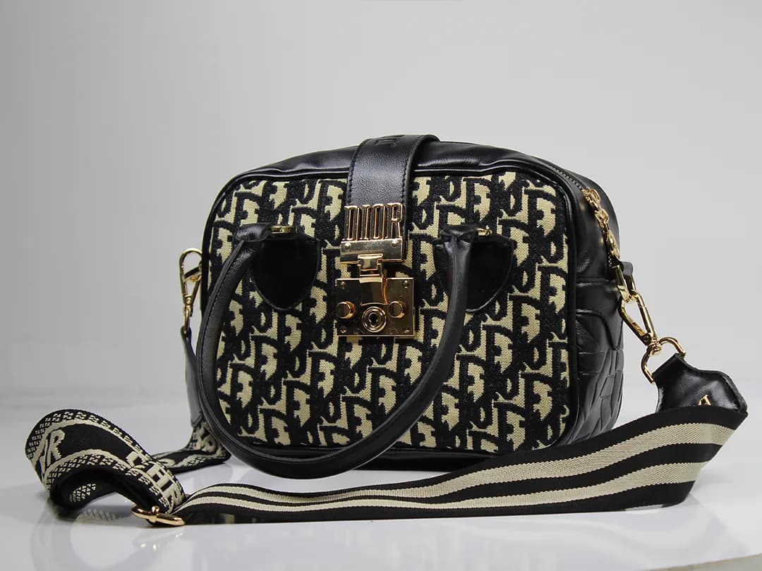 کیف دوشی زنانه دیور | Dior 1748 — تصویر ۷