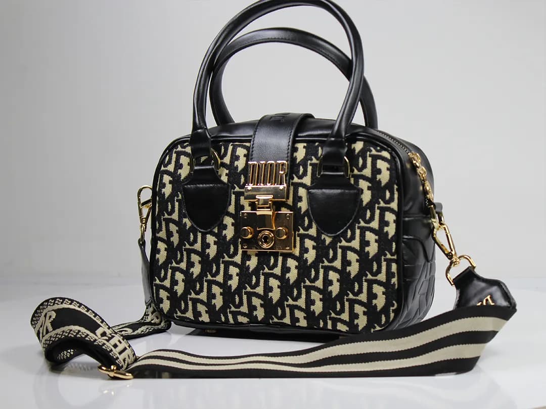 کیف دوشی زنانه دیور | Dior 1748 — تصویر ۸