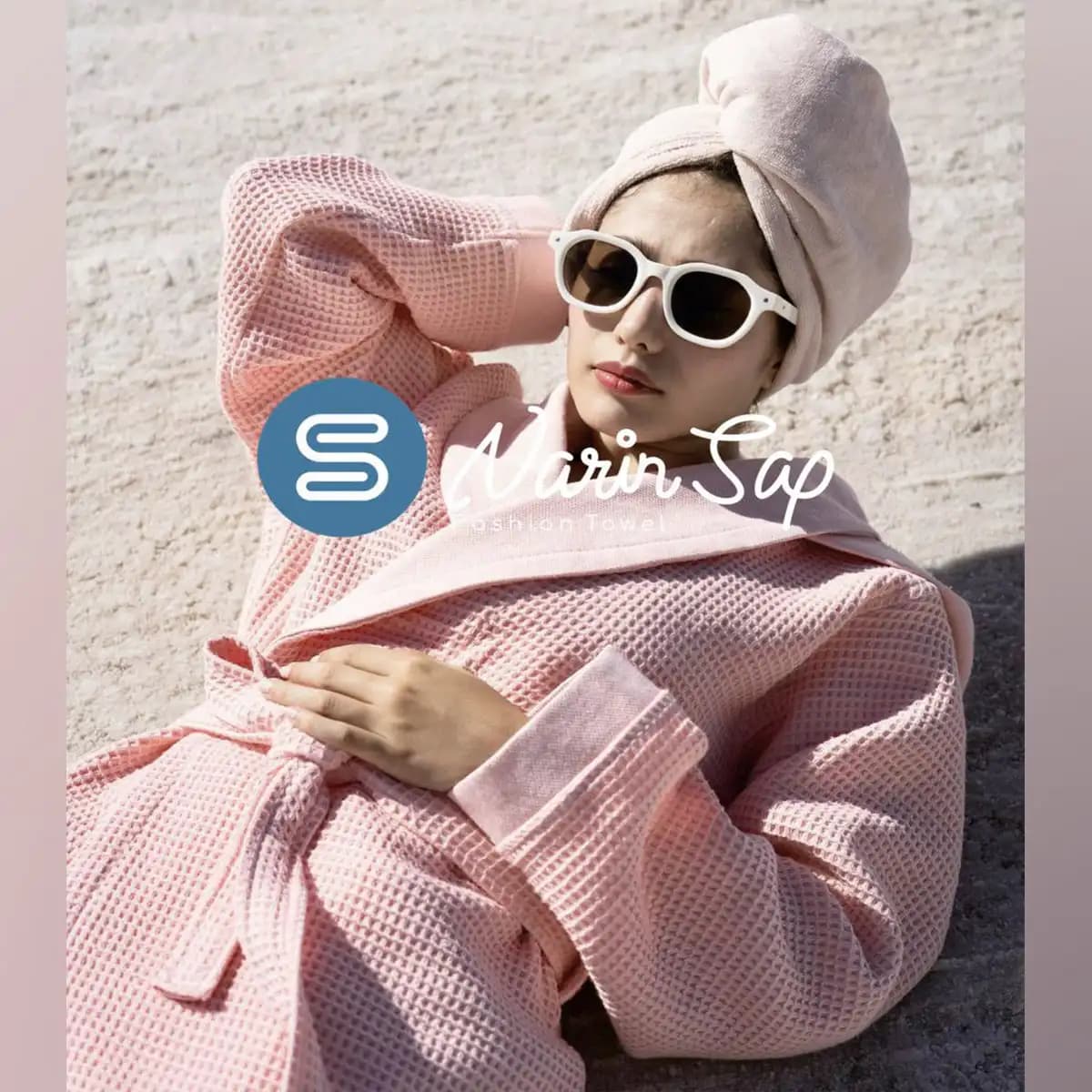 حوله پالتویی کلاه دار برایتون صورتی نارین ساپ لارج