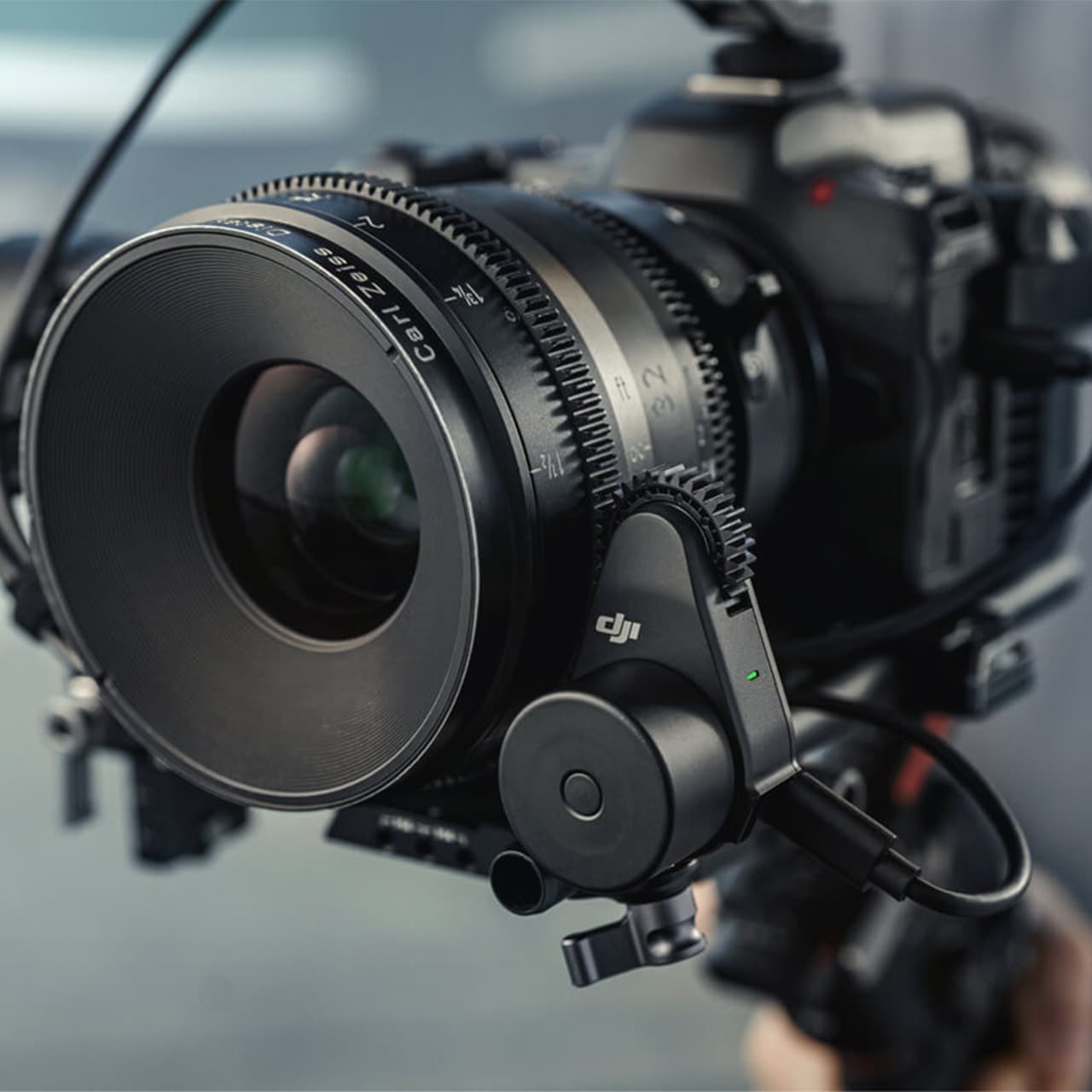 موتور فوکوس دی جی ای DJI RS Focus Motor 2022DJI RS Focus Motor 2022 — تصویر ۴