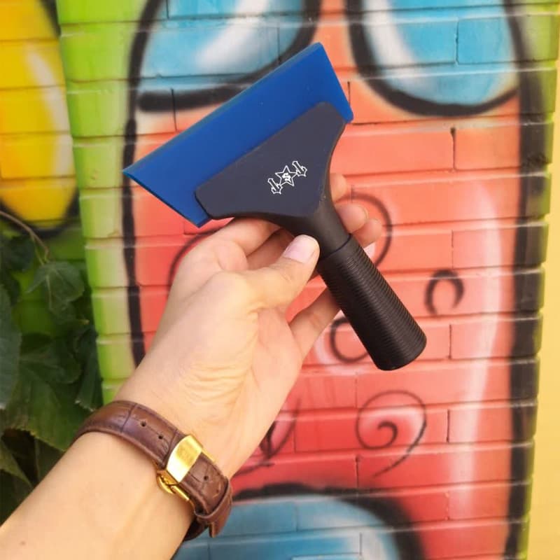 کاردک شیشه دودی خودرو کد 2325 — تصویر ۵