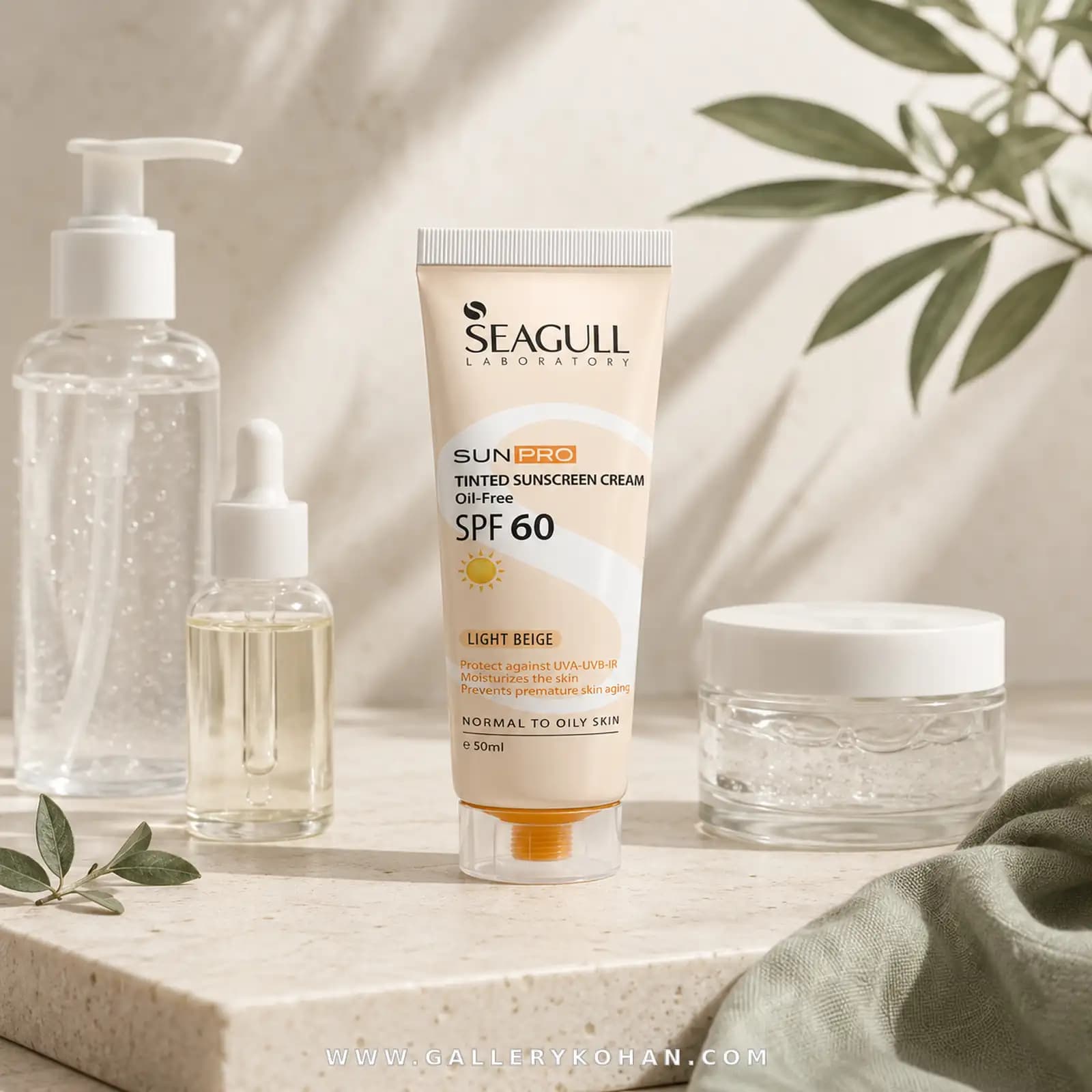 ضد آفتاب سی گل بژ روشن فاقد چربی spf60 — تصویر ۸
