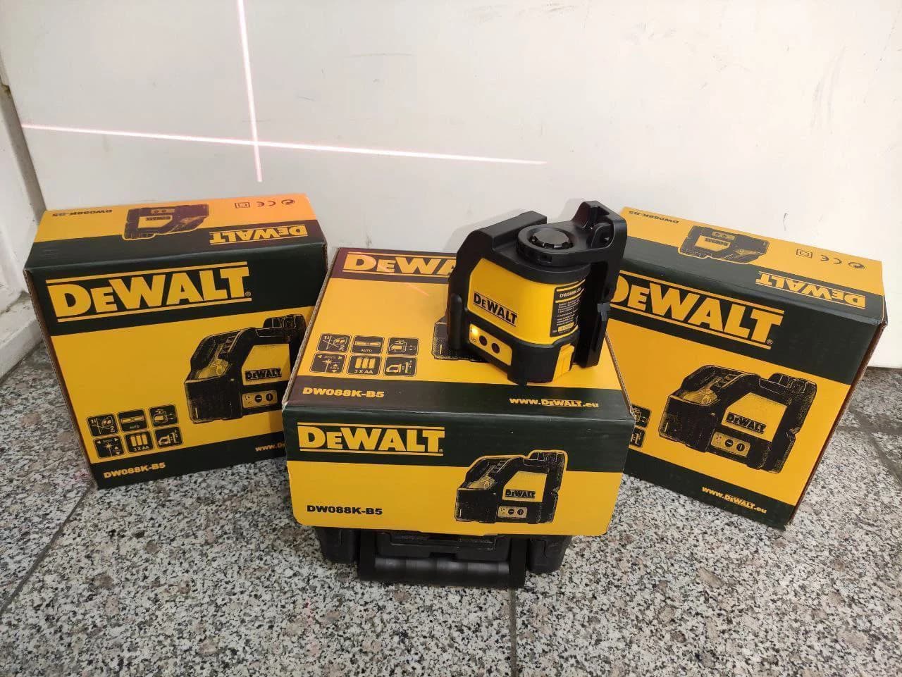 تراز لیزری نور قرمز دیوالت مدل DW088K-B5