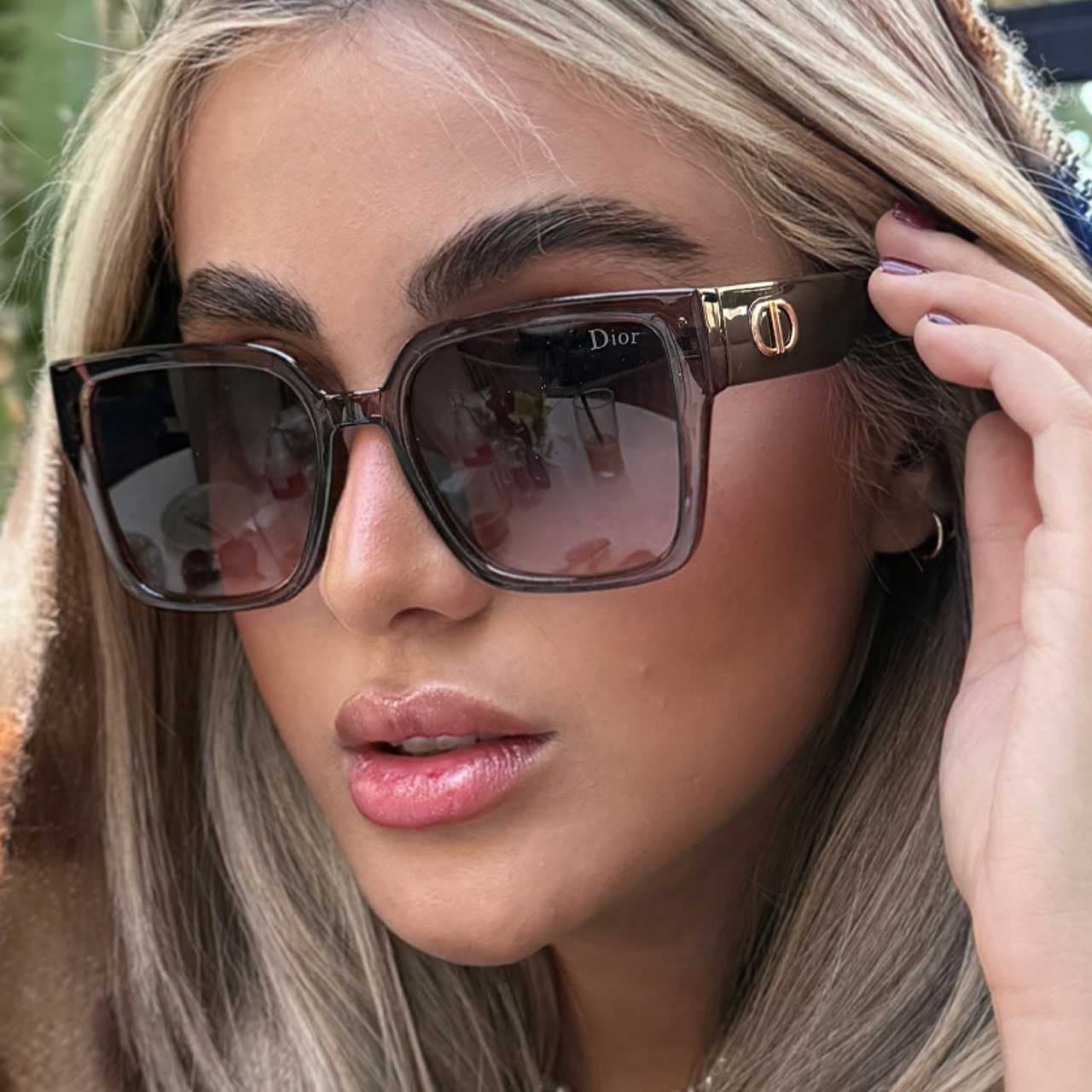عینک آفتابی زنانه دیور کد Dior 88023 — تصویر ۲