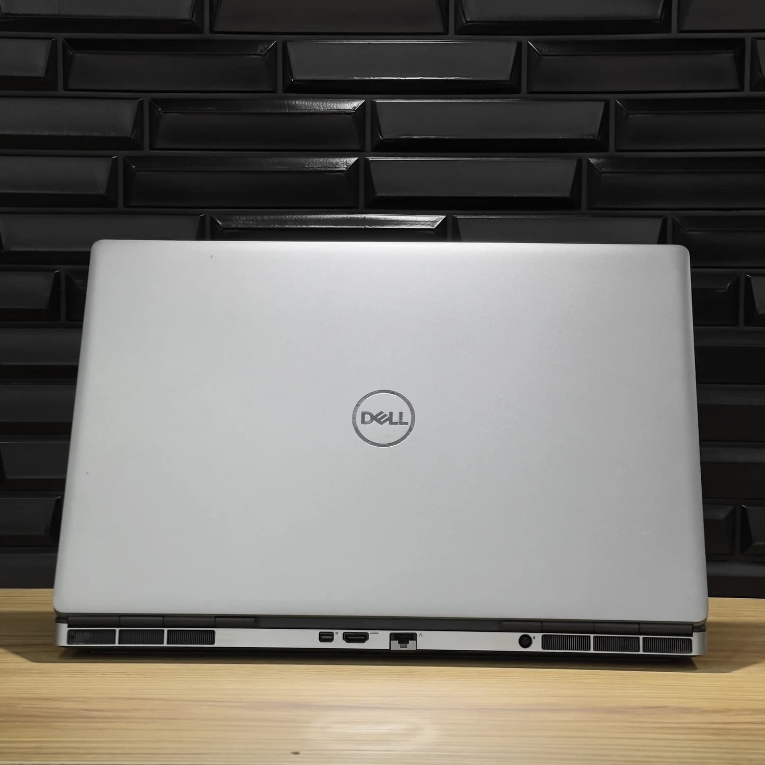 لپ تاپ ورک استیشن Dell مدل Precision 7760 — تصویر ۶