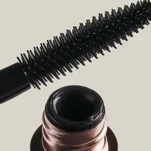 ریمل مشکی حجم دهنده و بلند کننده قوی فارماسی 11 میل — تصویر ۸