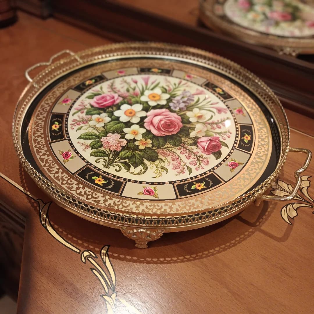 شیرینی خوری ورق طلا در سه سایز ۲4، ۳۰ و ۳6 سانتیمتر — تصویر ۲