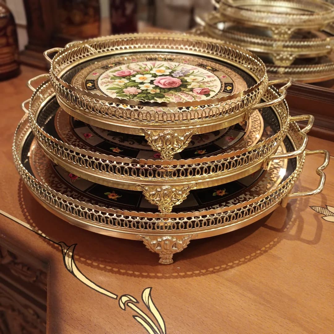 شیرینی خوری ورق طلا در سه سایز ۲4، ۳۰ و ۳6 سانتیمتر — تصویر ۵