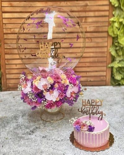 کیک تولد و باکس گل برای ۷ نفر
