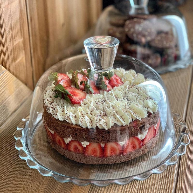 کیک خوری درب دار فرفری پاشاباغچه Petite Patisserie — تصویر ۱۲