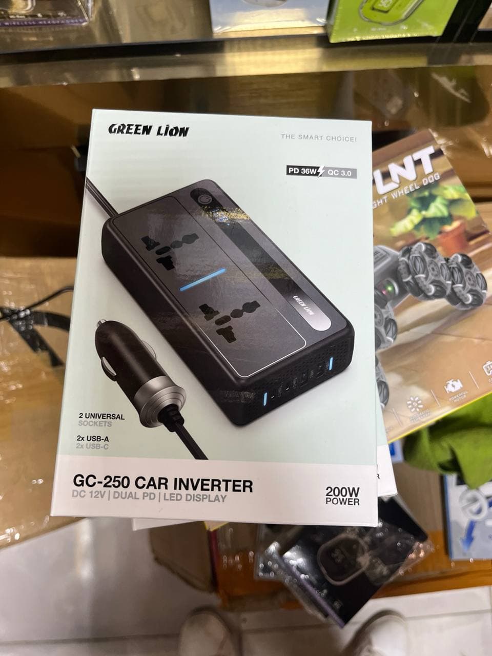 اینورتر و مبدل برق فندکی 200 وات گرین لاین مدل GC-250 — تصویر ۴
