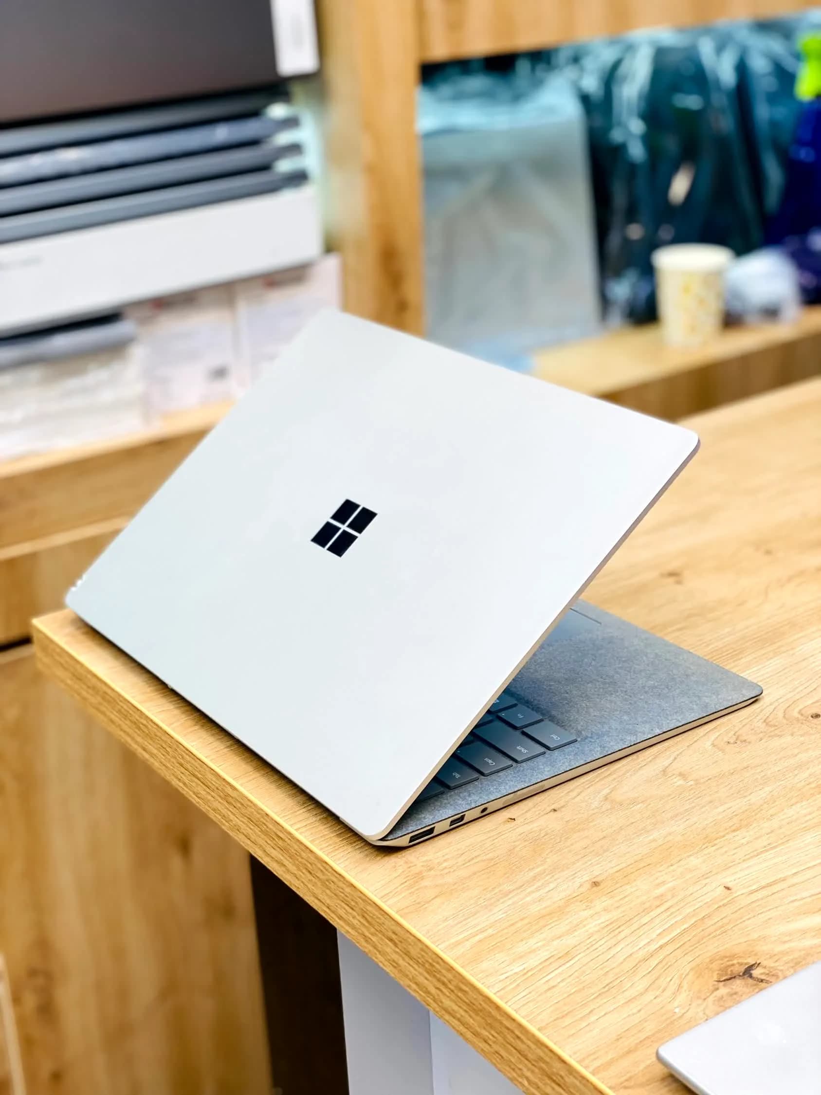 مایکروسافت Surface Lpatop 1 مشخصات i7 | 16gb | 512ssd — تصویر ۱۱
