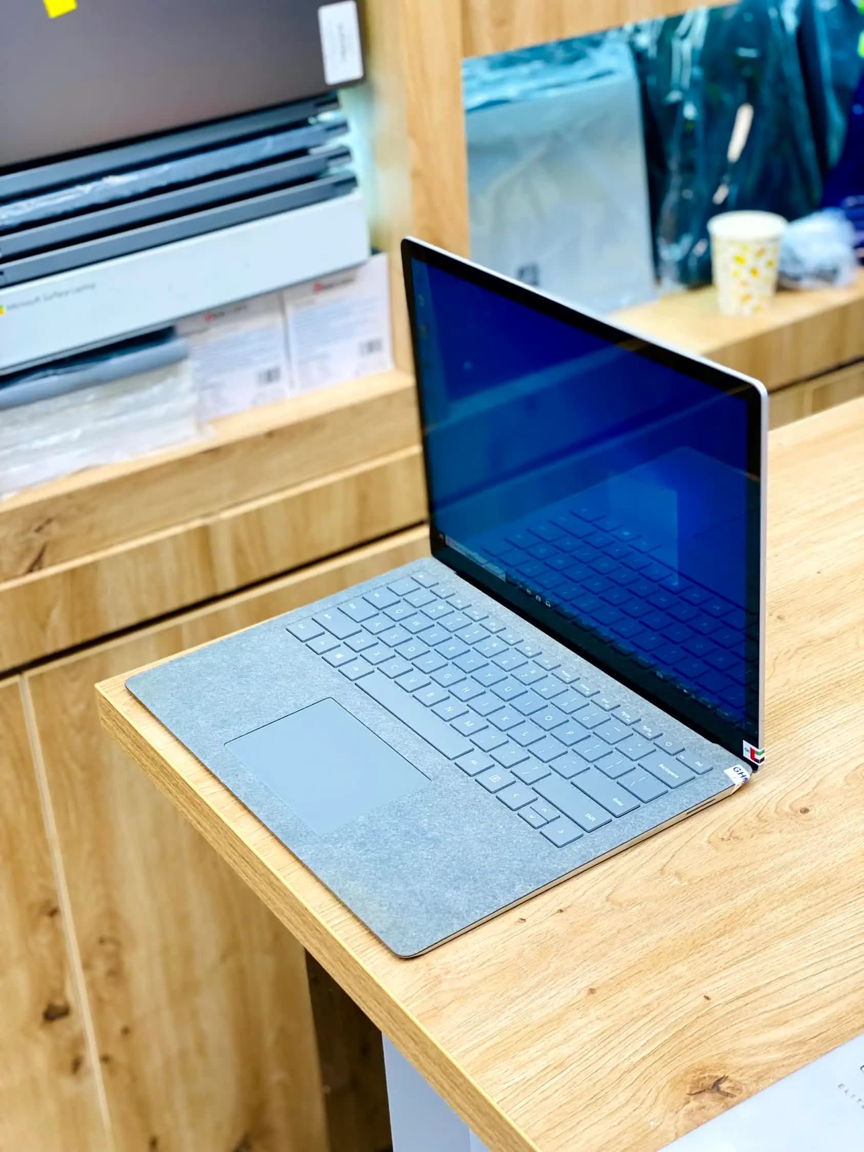 مایکروسافت Surface Lpatop 1 مشخصات i7 | 16gb | 512ssd — تصویر ۸