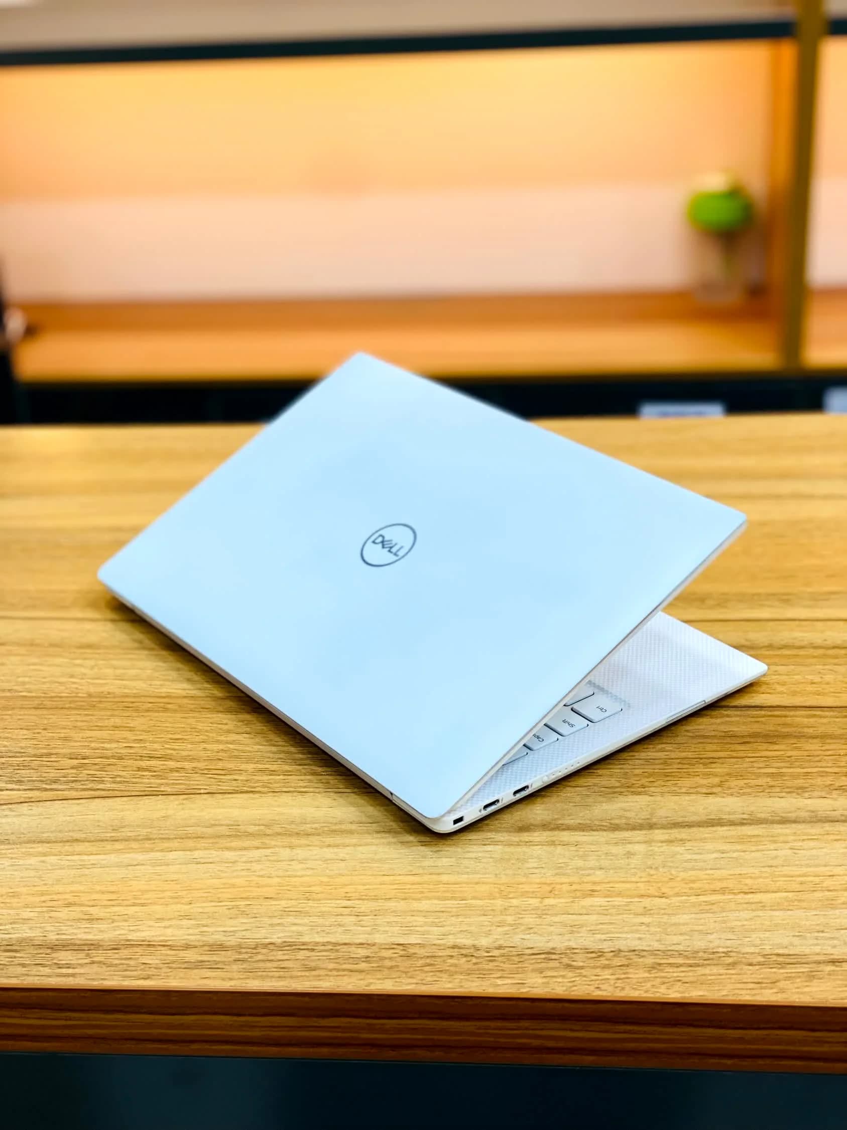 لپ تاپ دل XPS 13 7390 مشخصات i7-10th | 16gb لمسی — تصویر ۱۱