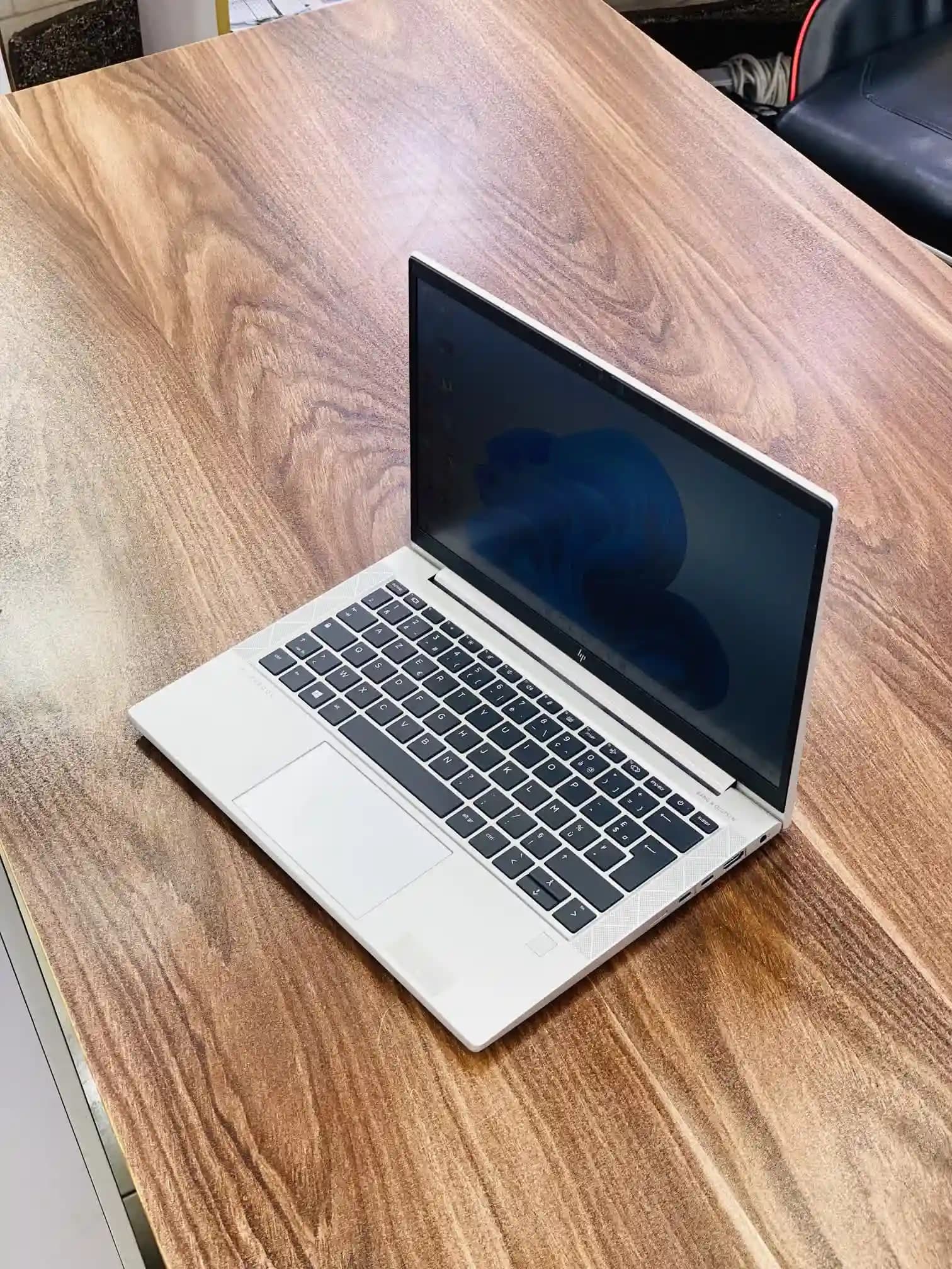 لپ تاپ Hp EliteBook 835 g7 سی پی یو ryzen5-4650u رم 8 هارد 256 — تصویر ۲