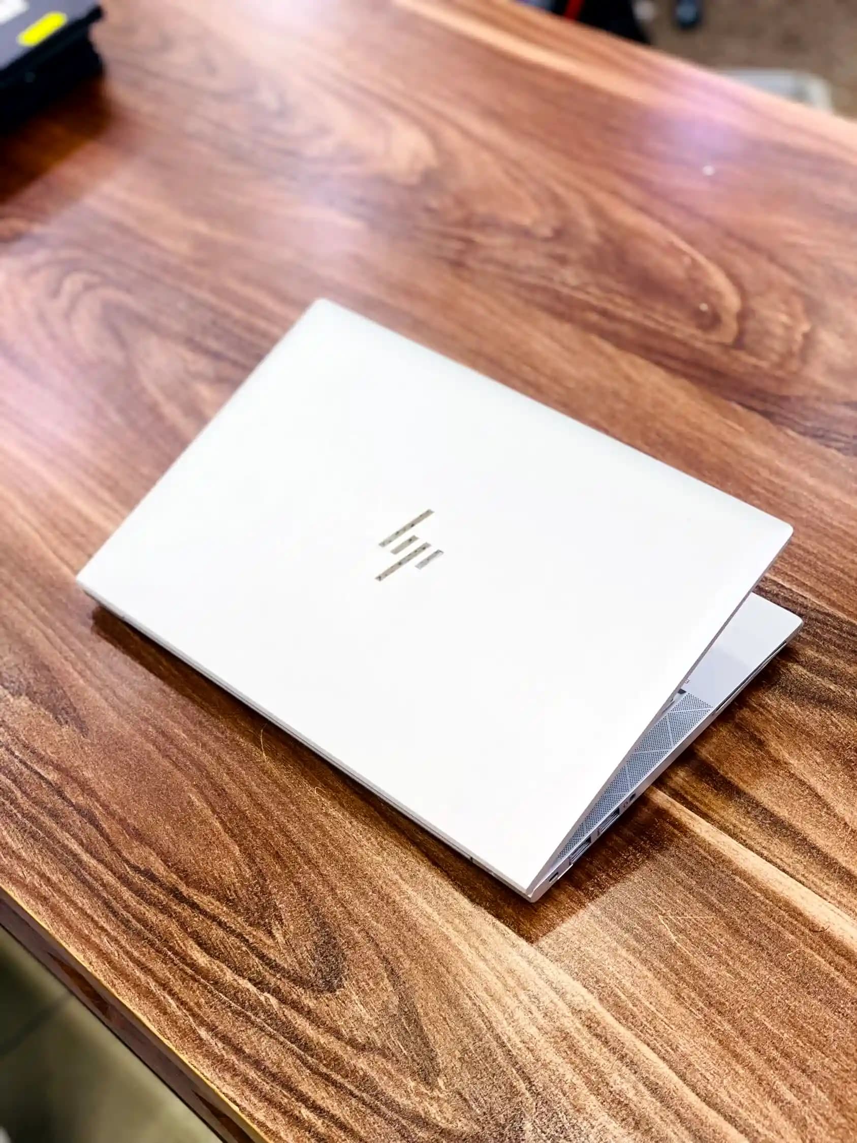 لپ تاپ Hp EliteBook 835 g7 سی پی یو ryzen5-4650u رم 8 هارد 256 — تصویر ۳