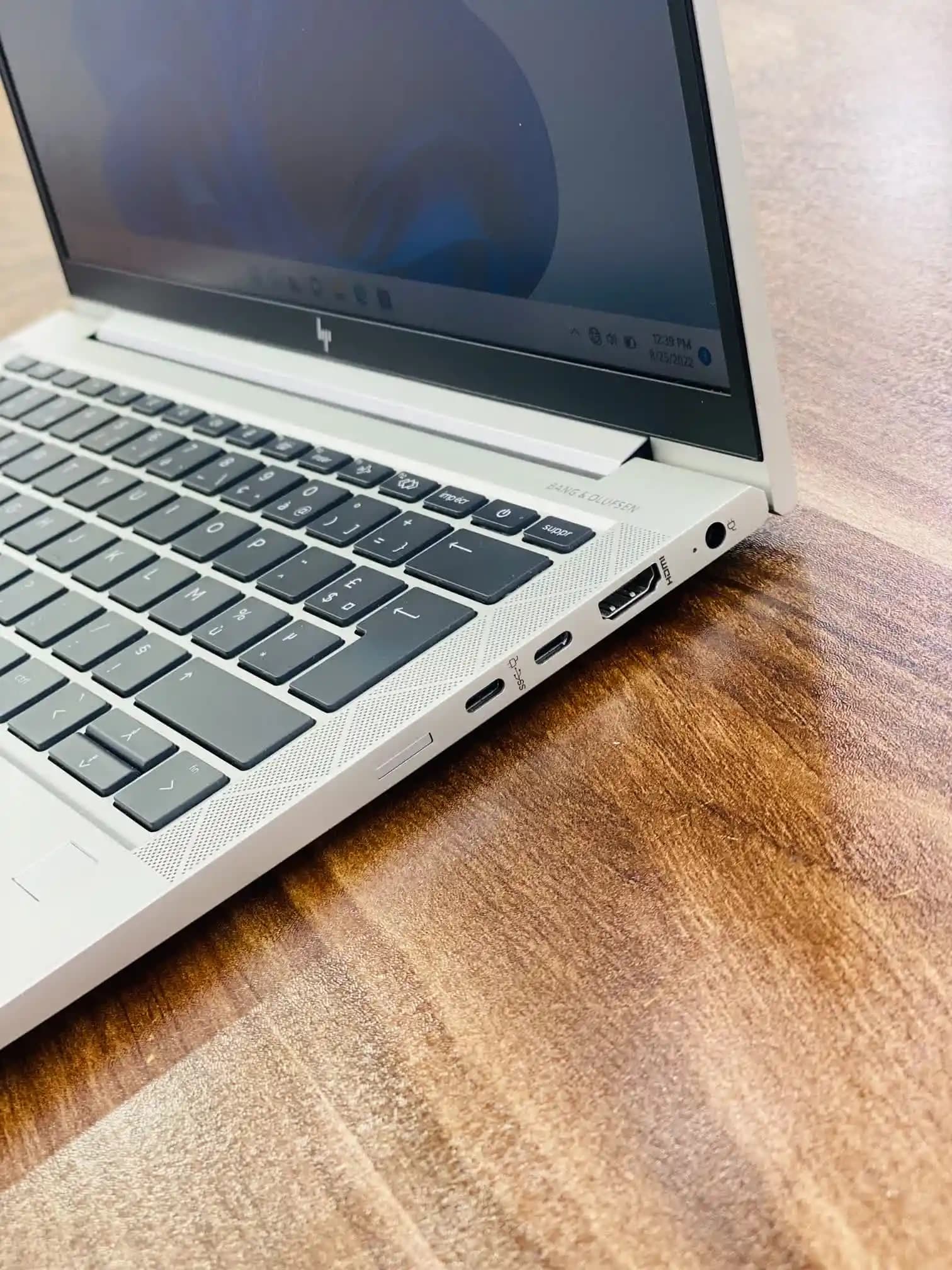 لپ تاپ Hp EliteBook 835 g7 سی پی یو ryzen5-4650u رم 8 هارد 256 — تصویر ۴
