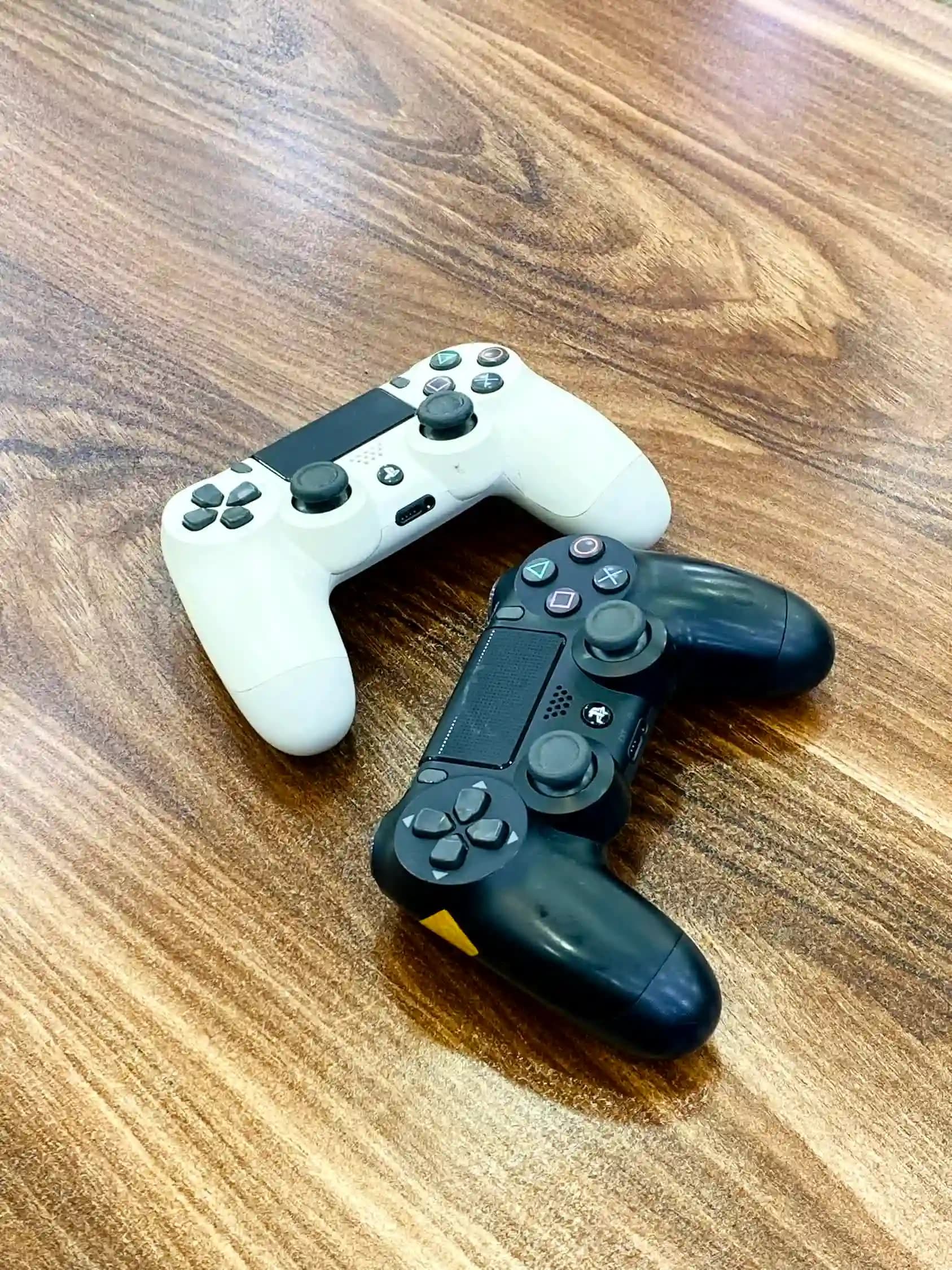 کنسول بازی سونی Ps4 Pro اکانتی | حافظه 1ترابایت | همراه یک دسته اورجینال — تصویر ۵