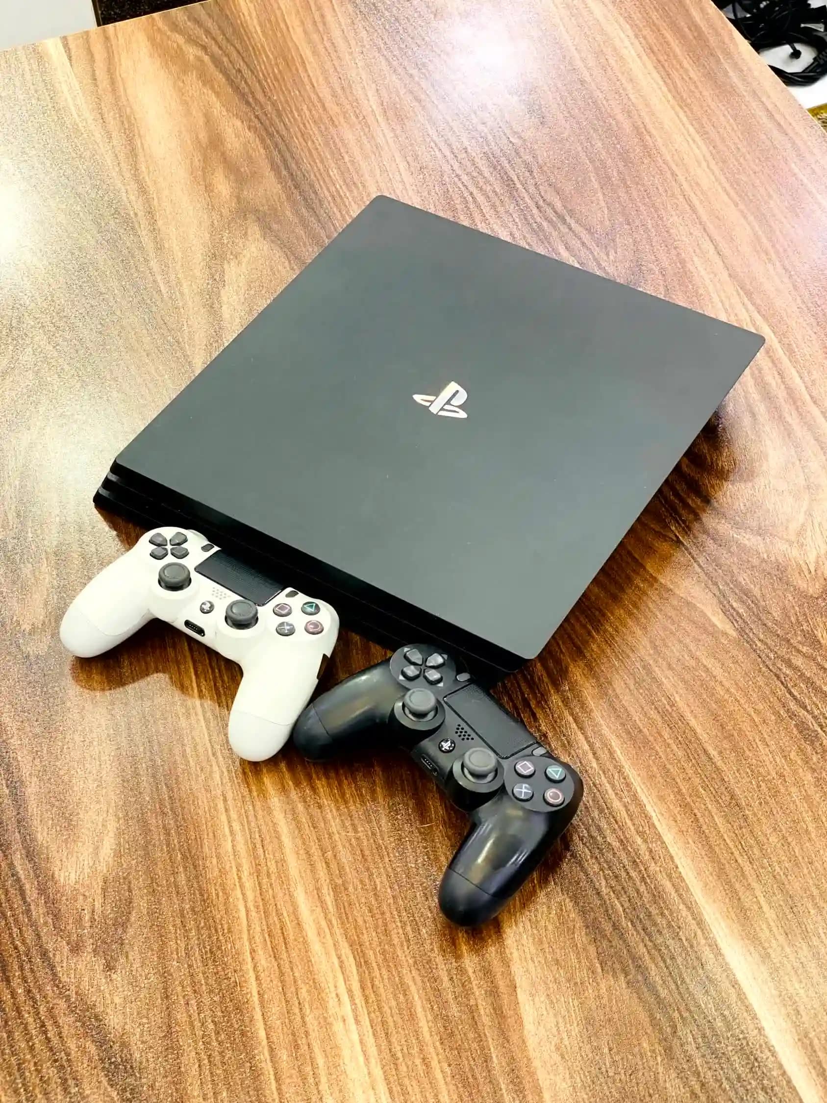 کنسول بازی سونی Ps4 Pro کپی خور | حافظه 1ترابایت | همراه یک دسته و جعبه — تصویر ۱۰