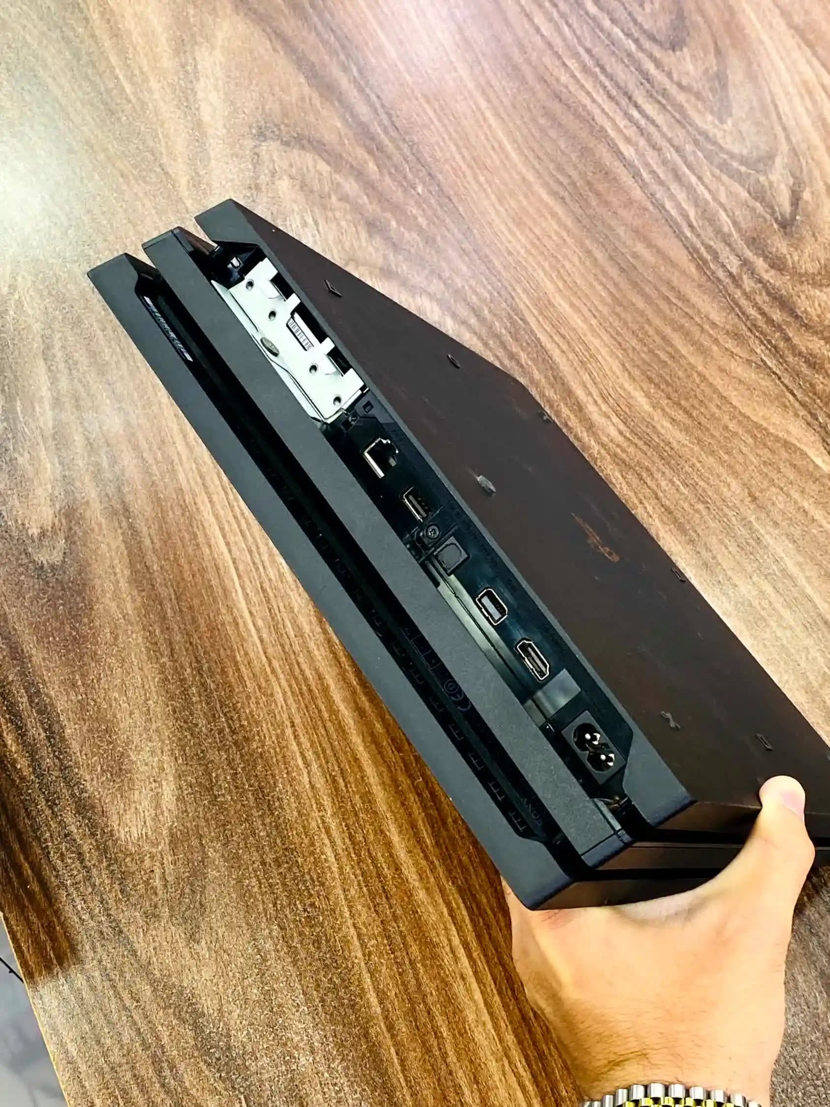 کنسول بازی سونی Ps4 Pro کپی خور | حافظه 1ترابایت | همراه یک دسته و جعبه — تصویر ۱۲