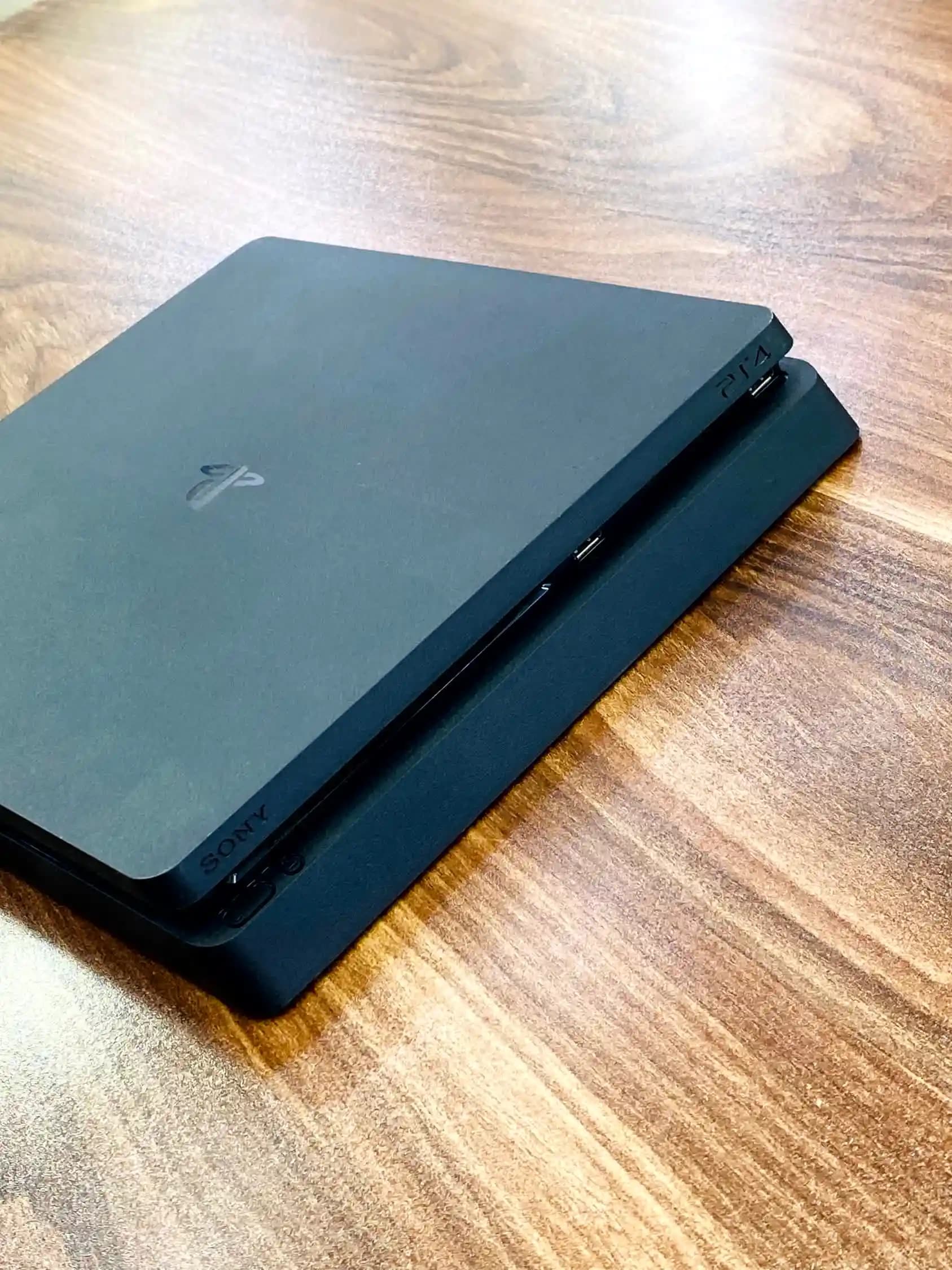 کنسول بازی سونی Ps4 Slim اکانتی | حافظه 500 گیگ | همراه یک دسته — تصویر ۴