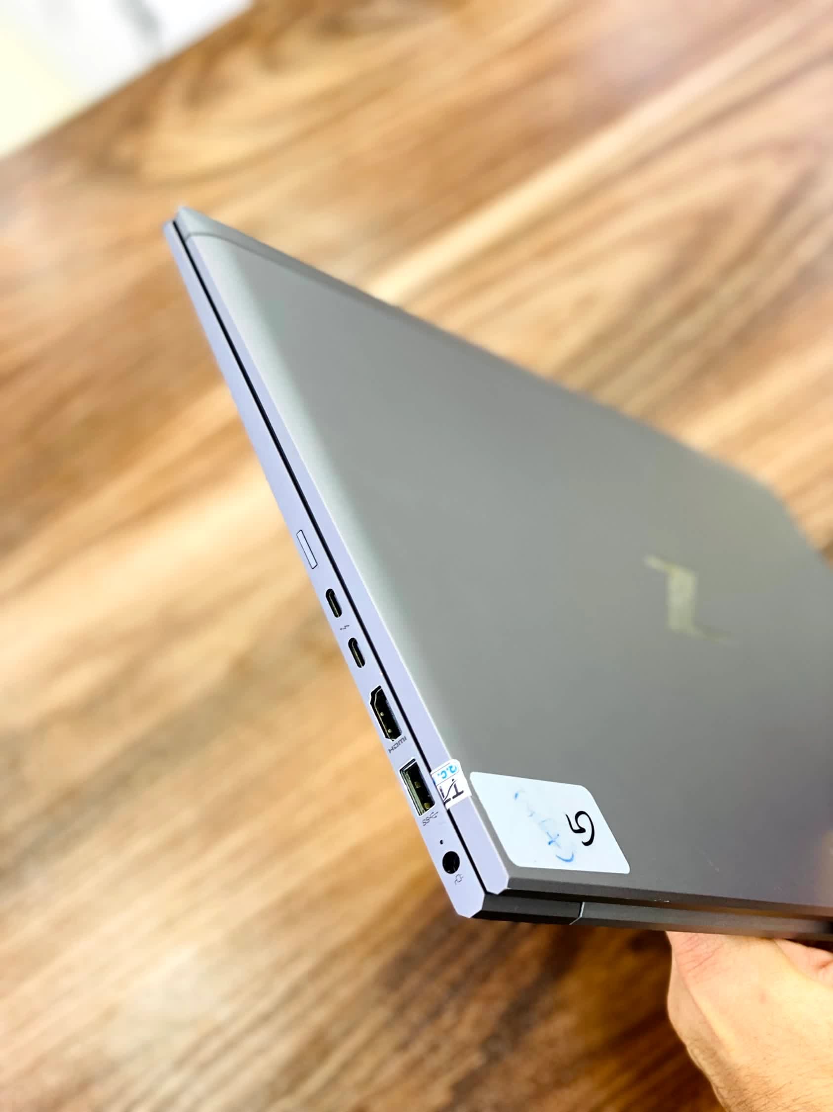 لپ تاپ hp zbook firefly g8 سی پی یو i7-1185g7 رم 16 هارد 512 و 4گیگ گرافیک — تصویر ۵