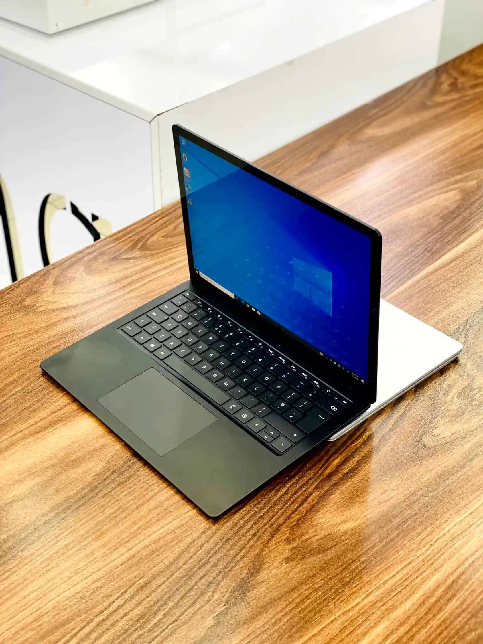 سرفیس laptop 4 سی پی یو i7 رم 16 گیگ هارد 512 گیگ — تصویر ۱۰