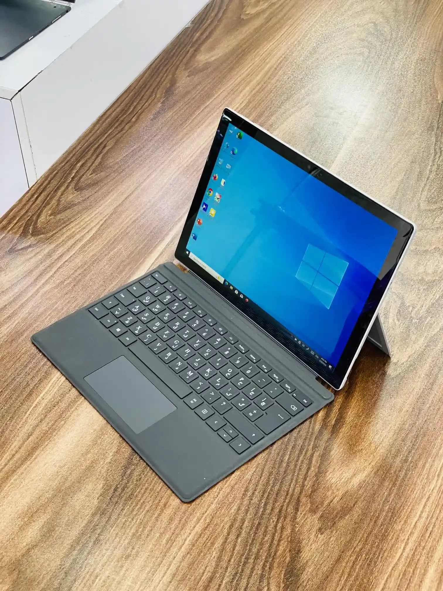 سرفیس Pro 5 مشخصات i5-7200u | 8 | 256ssd سیمکارت خور — تصویر ۲