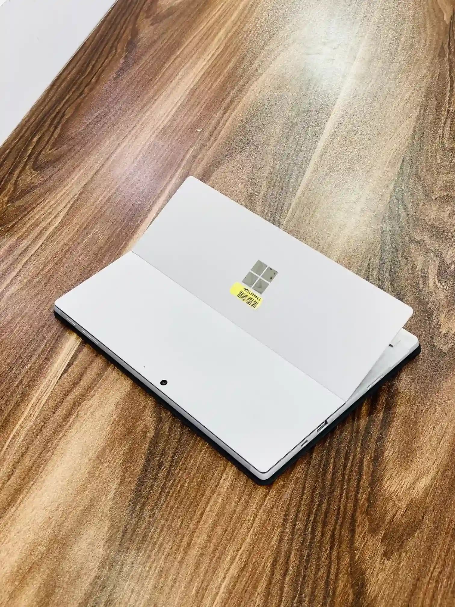 سرفیس Pro 5 مشخصات i5-7200u | 8 256 | — تصویر ۱۲