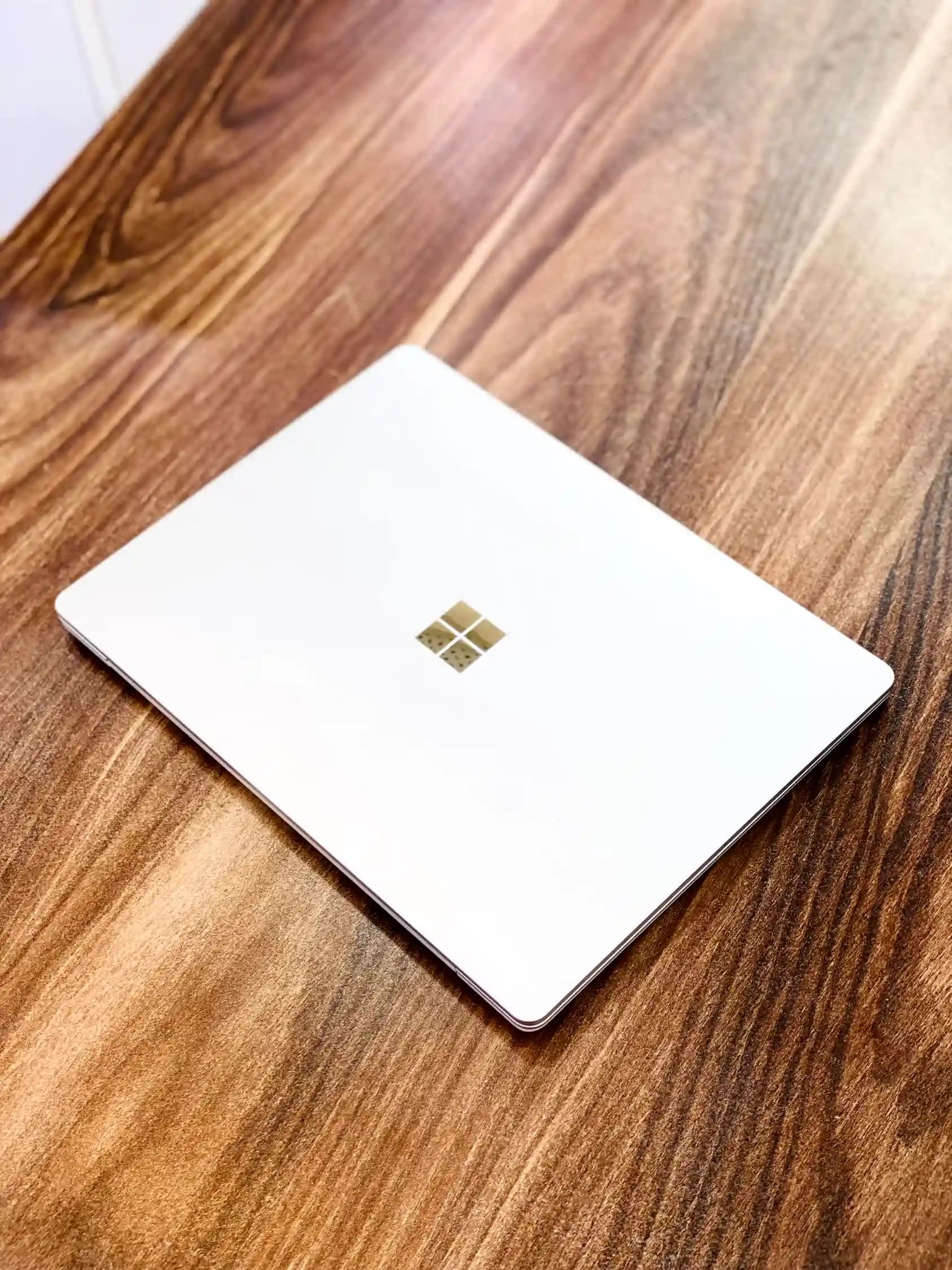 سرفیس laptop Go 2 پردازنده 256ssd | 8gb | i5 صفحه لمسی — تصویر ۱۱