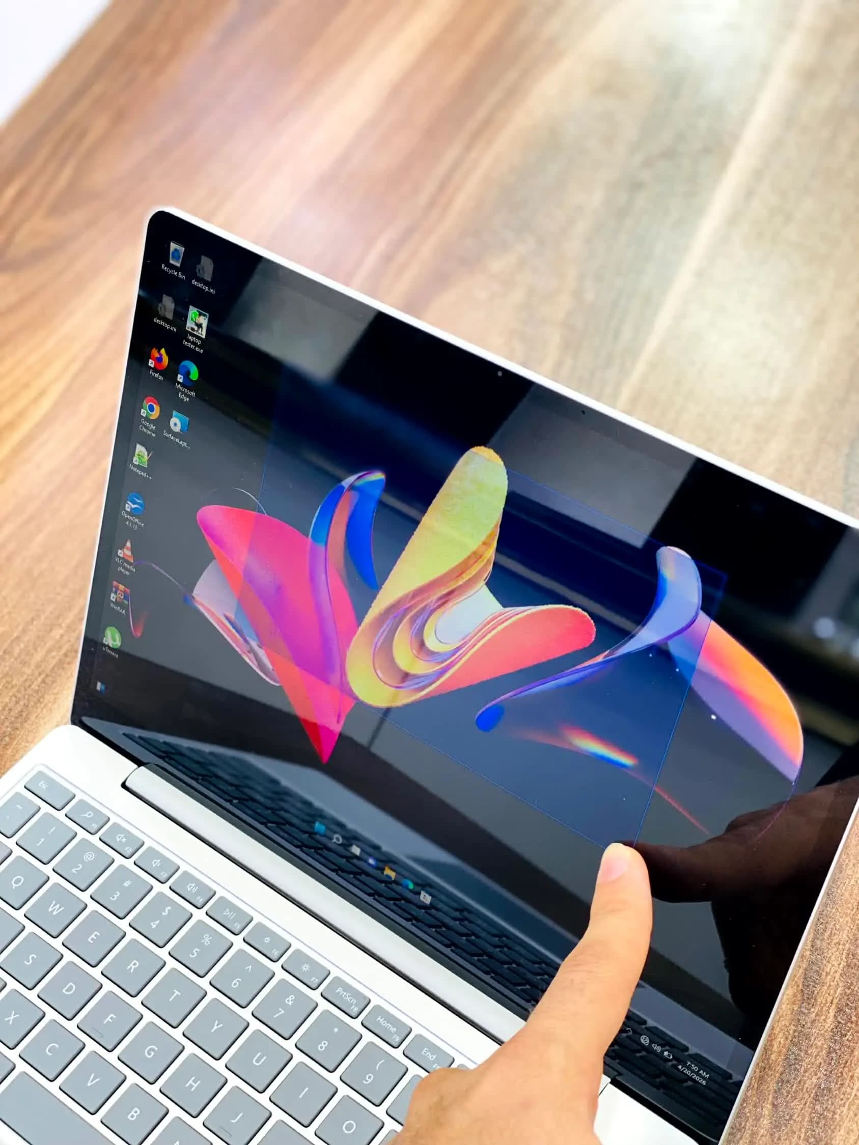 سرفیس laptop Go 2 پردازنده 256ssd | 8gb | i5 صفحه لمسی — تصویر ۴