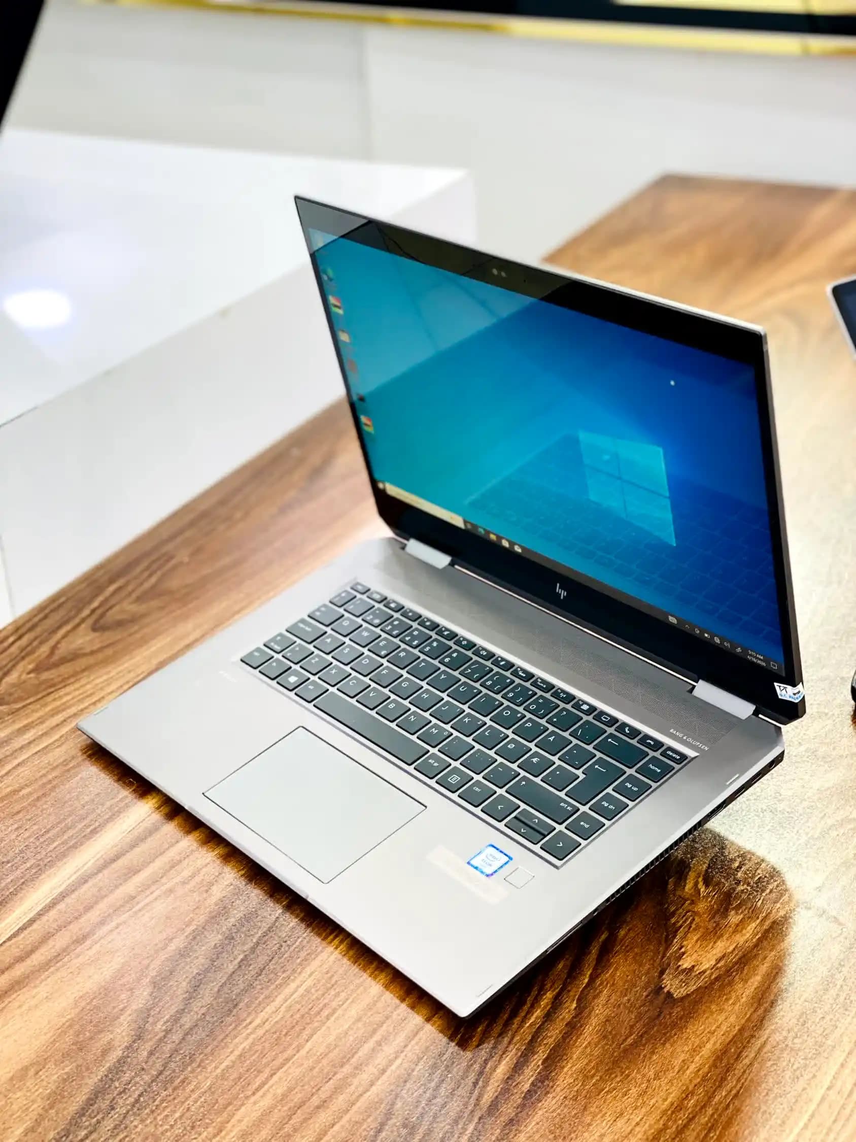 لپ تاپ hp zbook studio g5 سی پی یو xeon | چرخش 360 درجه — تصویر ۲