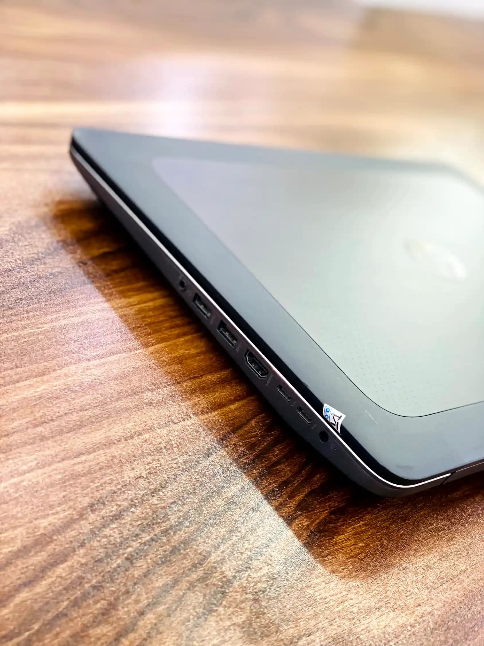 اچپی Zbook 15g3 پردازنده 512ssd | 16gb | i7 — تصویر ۱۲