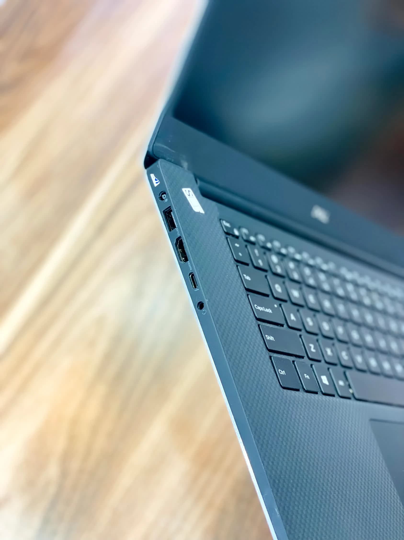 دل precision 5540 مشخصات i7-9850H | 16GB | 512SSD | 4K touch — تصویر ۶